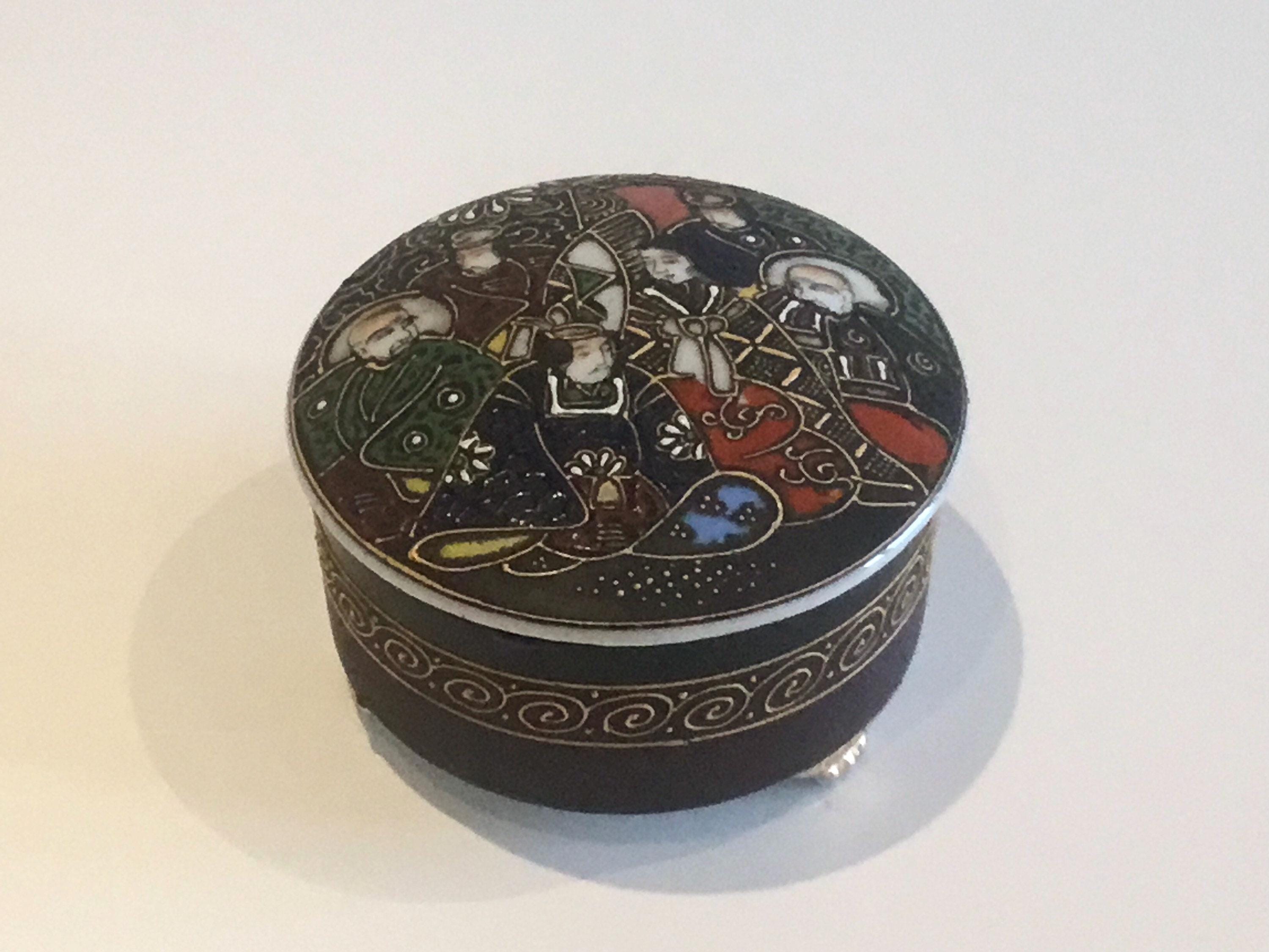 Antique Porcelain Box | 1930s Japanese Ishiyama, Hand-Painted Export Ware — photo 2 of 7