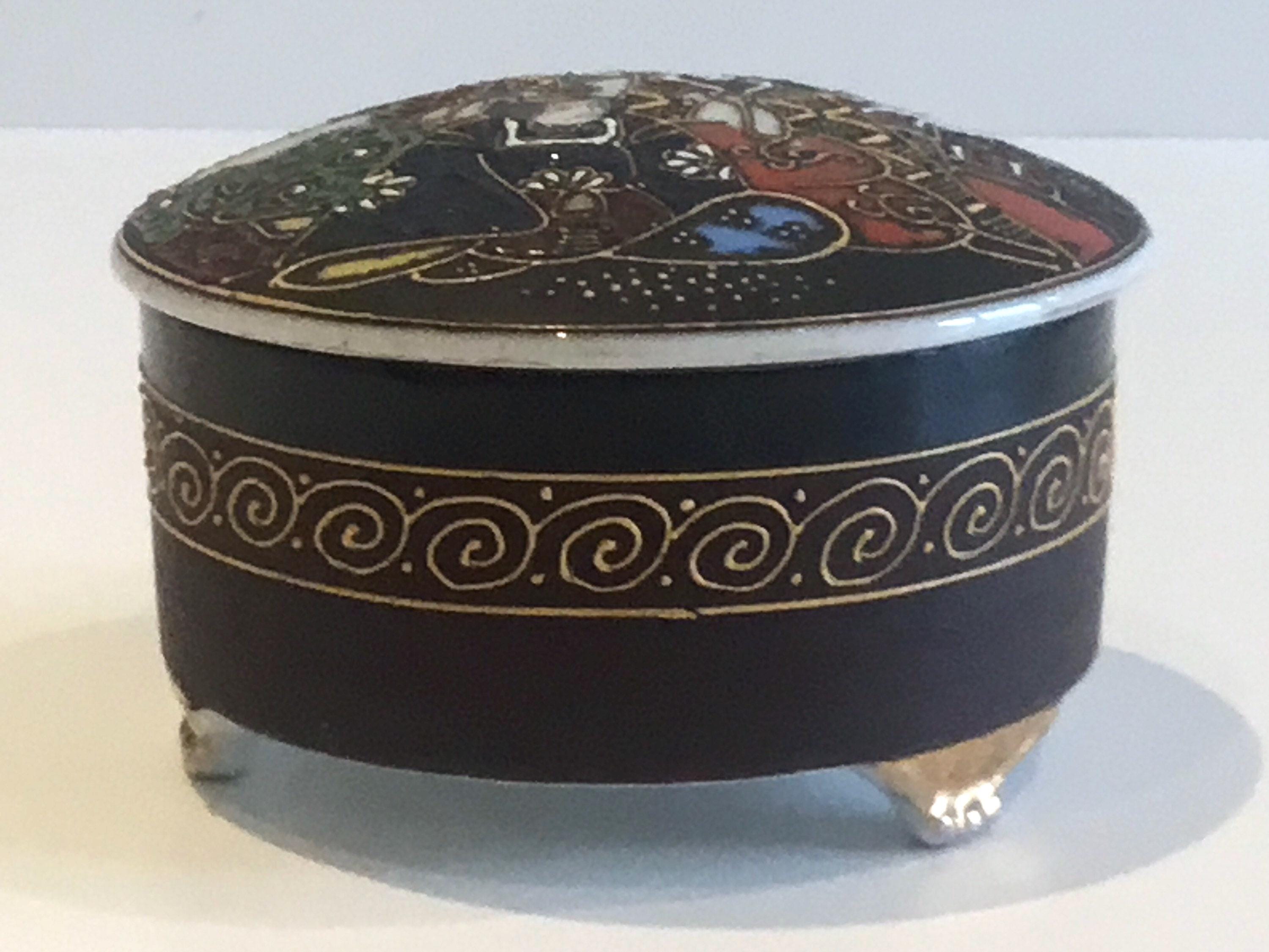Antique Porcelain Box | 1930s Japanese Ishiyama, Hand-Painted Export Ware — photo 3 of 7