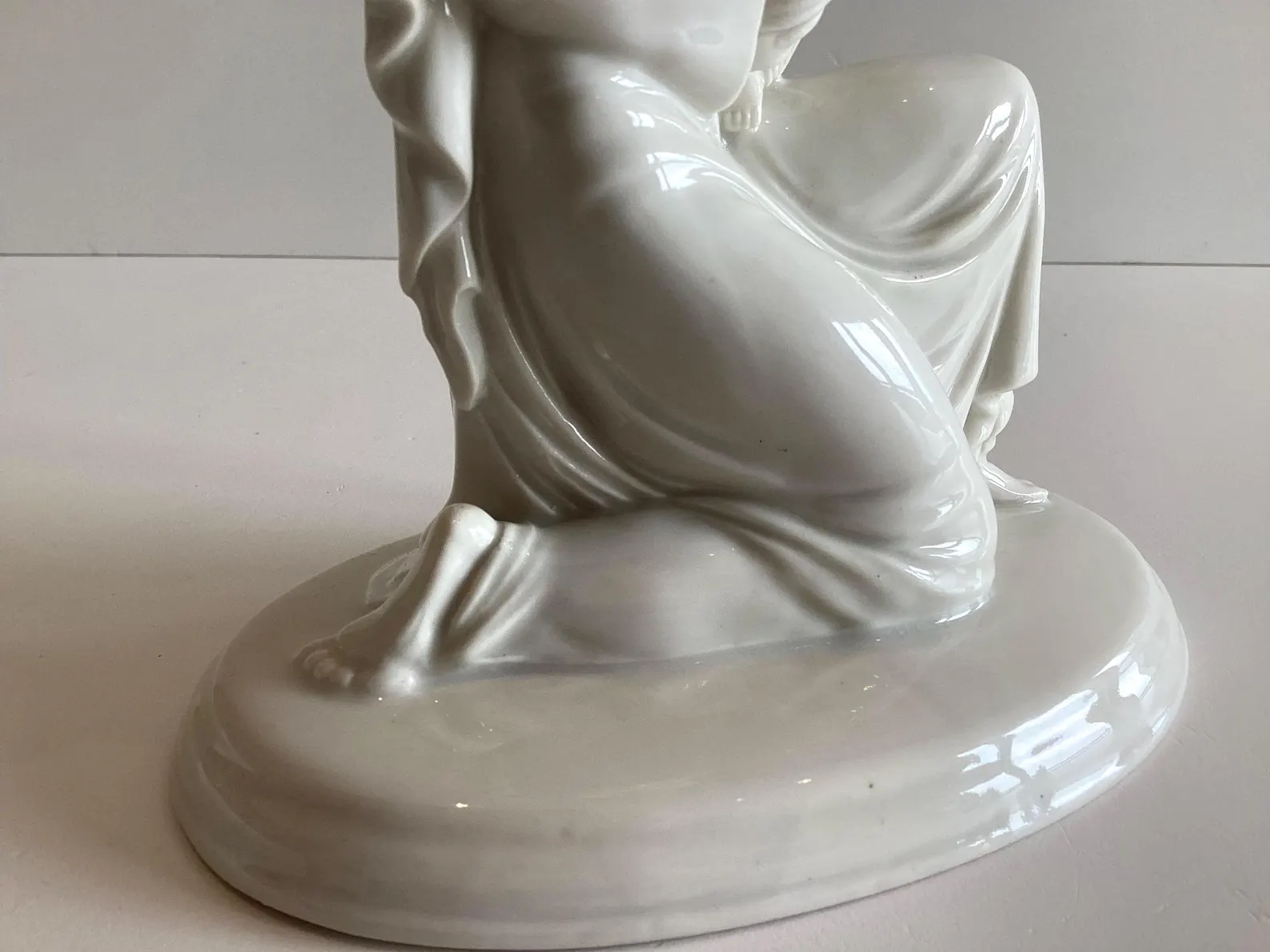 Vintage Metzler Ortloff Madonna with Child Porcelain Figure 1960s - Blanc de Chine German Sculpture — photo 10 of 11