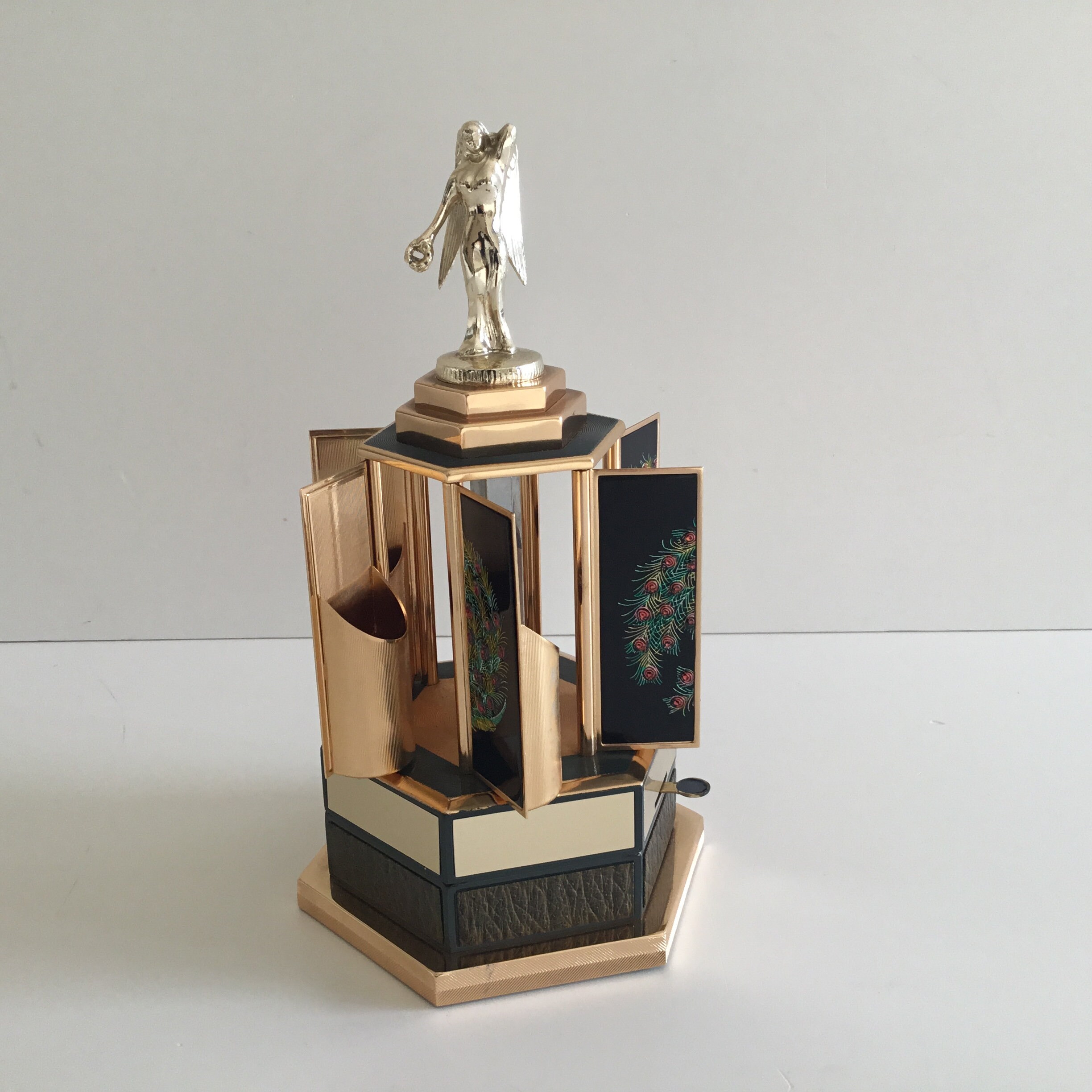 Vintage Music Box | 1960s Japanese Cigarette Dispenser, Basketball Player Mechanical — photo 3 of 10