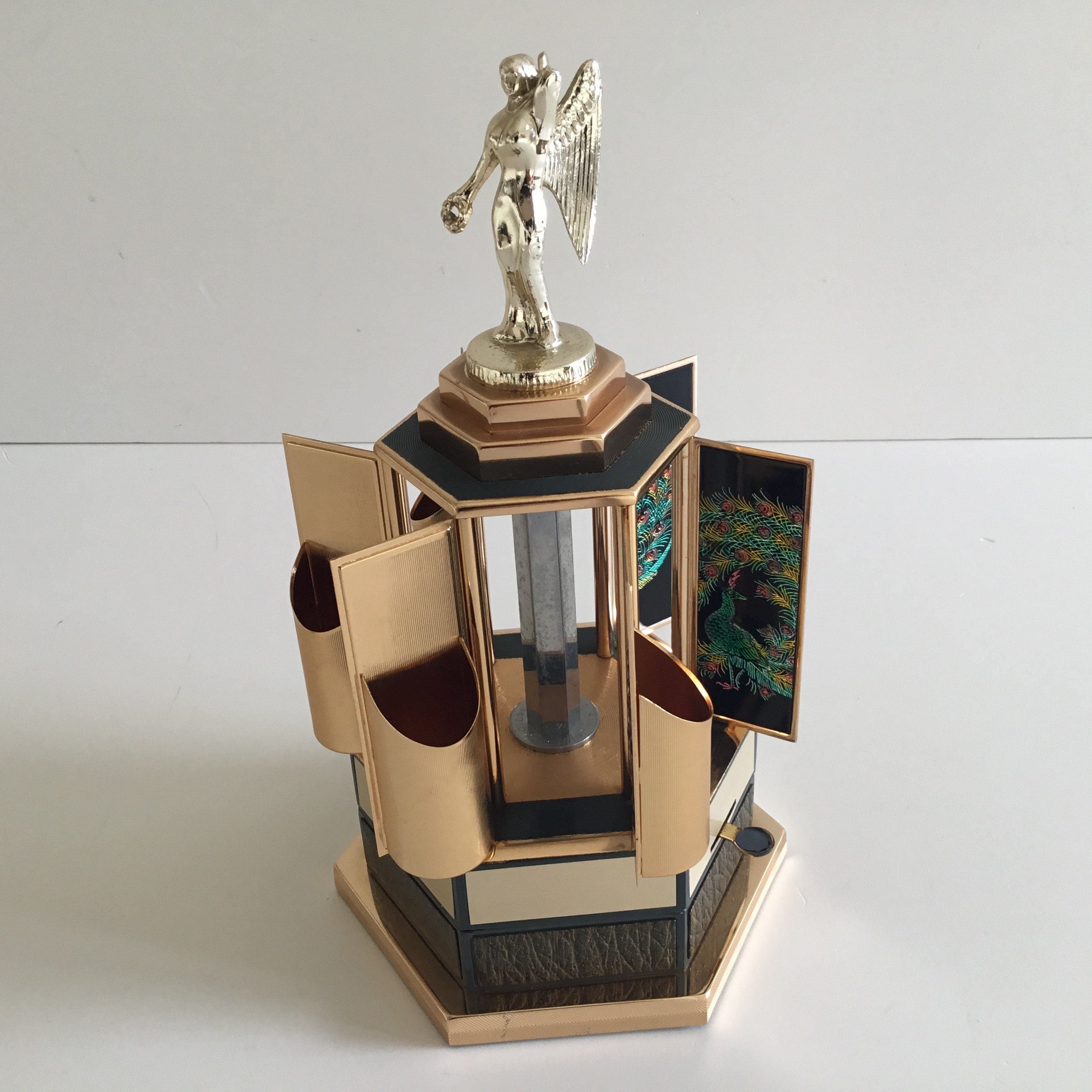 Vintage Music Box | 1960s Japanese Cigarette Dispenser, Basketball Player Mechanical — photo 5 of 10