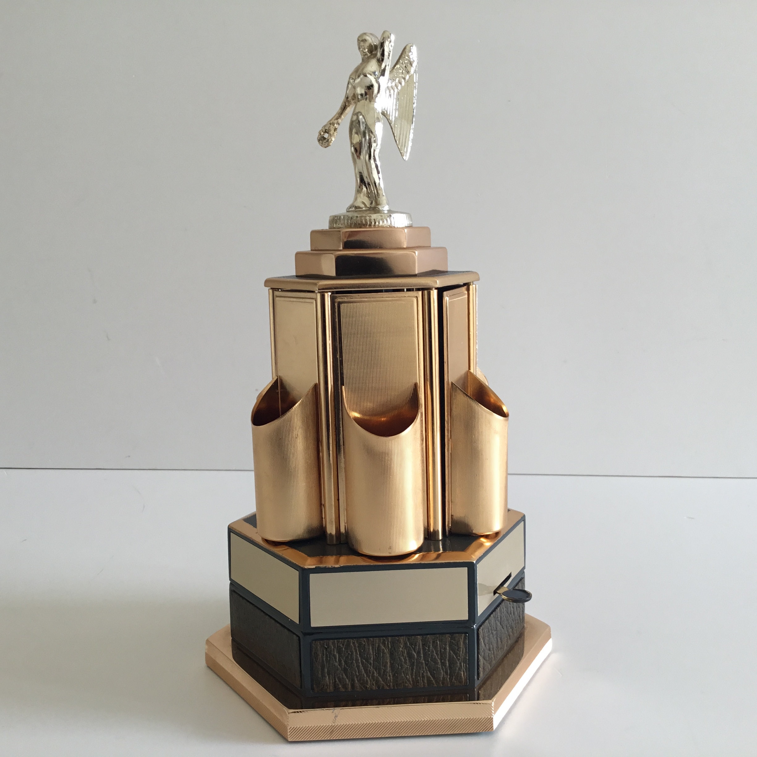 Vintage Music Box | 1960s Japanese Cigarette Dispenser, Basketball Player Mechanical — photo 6 of 10