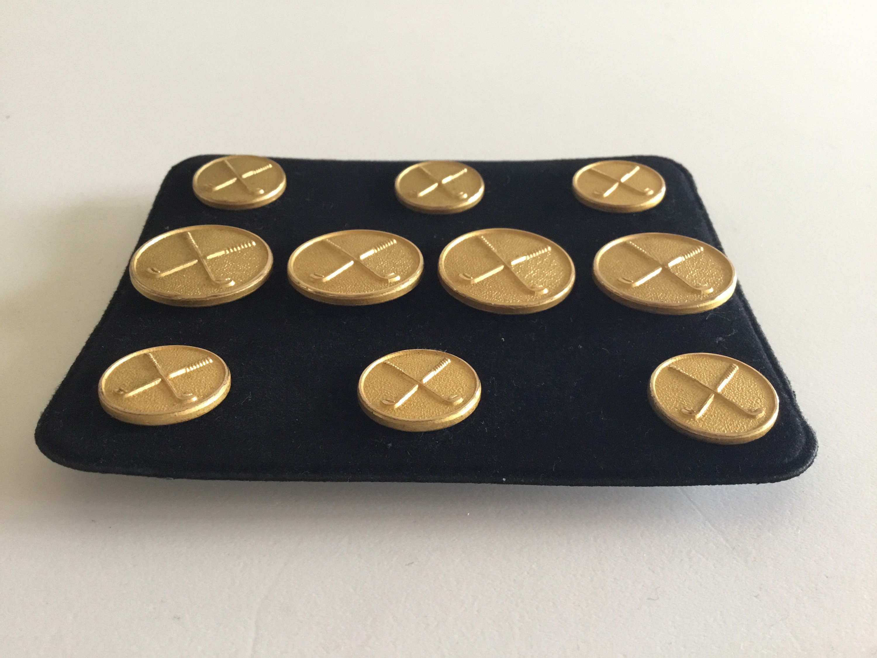 Vintage Accessories | 1950s Buttons With Golf Clubs Made I England — photo 2 of 9