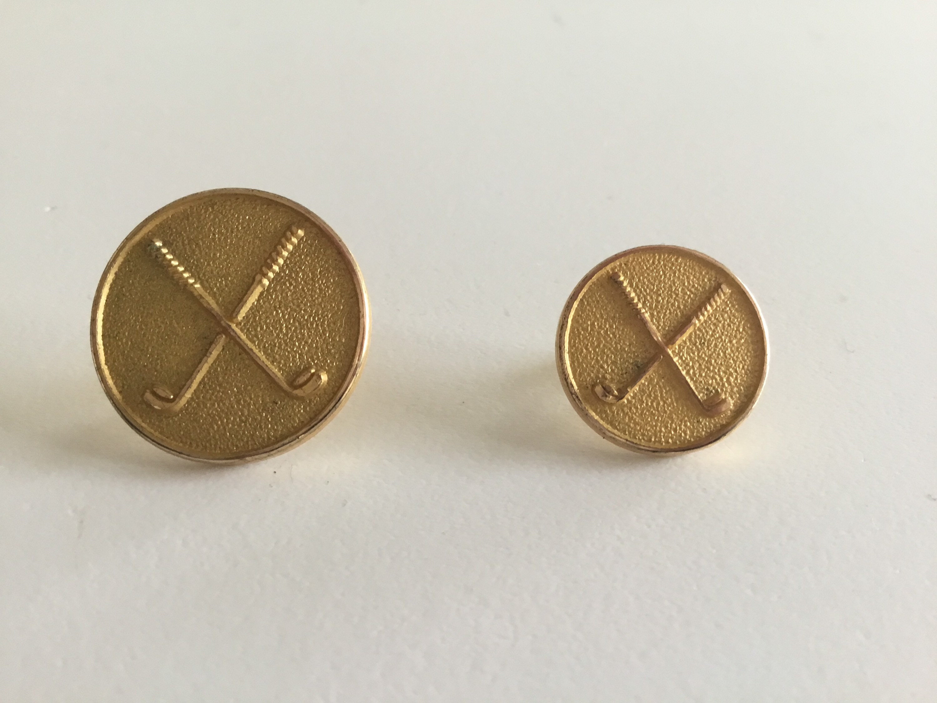 Vintage Accessories | 1950s Buttons With Golf Clubs Made I England — photo 6 of 9