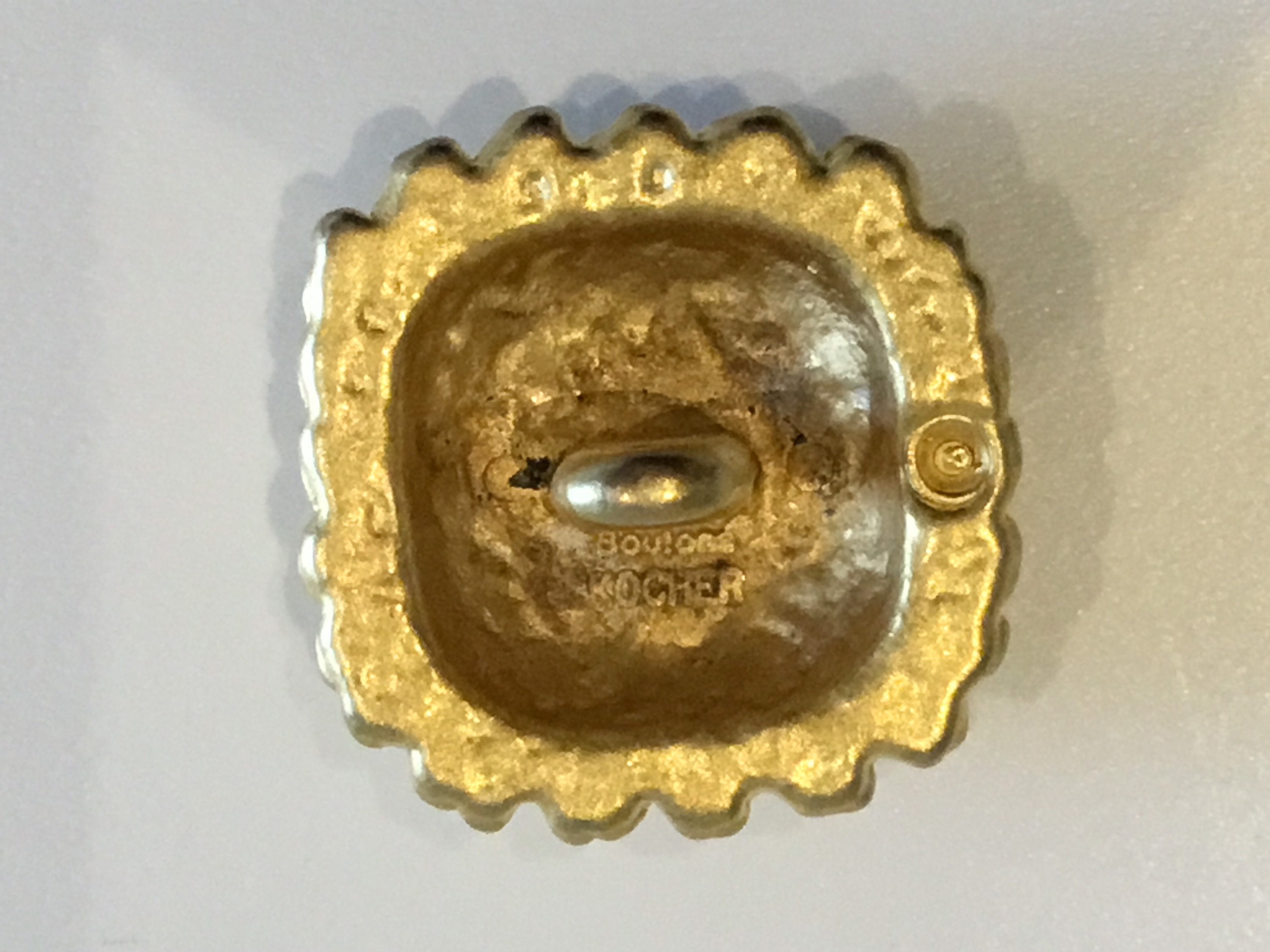 Vintage Fashion Buttons | 1950s Boutons Kocher France, Solid Gold Plated Luxury Set of 7 — photo 5 of 7