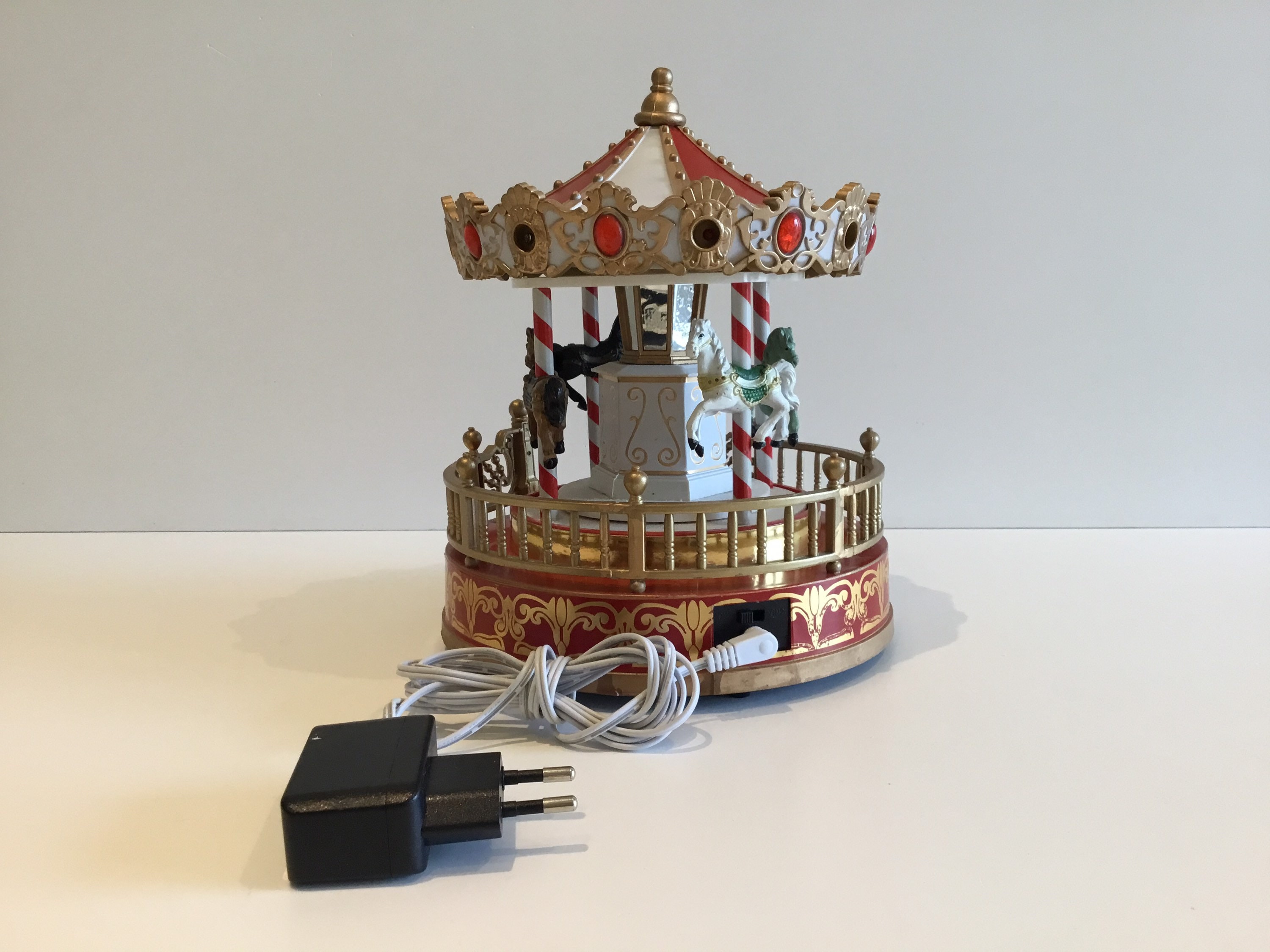 Vintage Carousel | Musical Horse Merry-Go-Round with LED Lights, Working Display Piece — photo 8 of 10