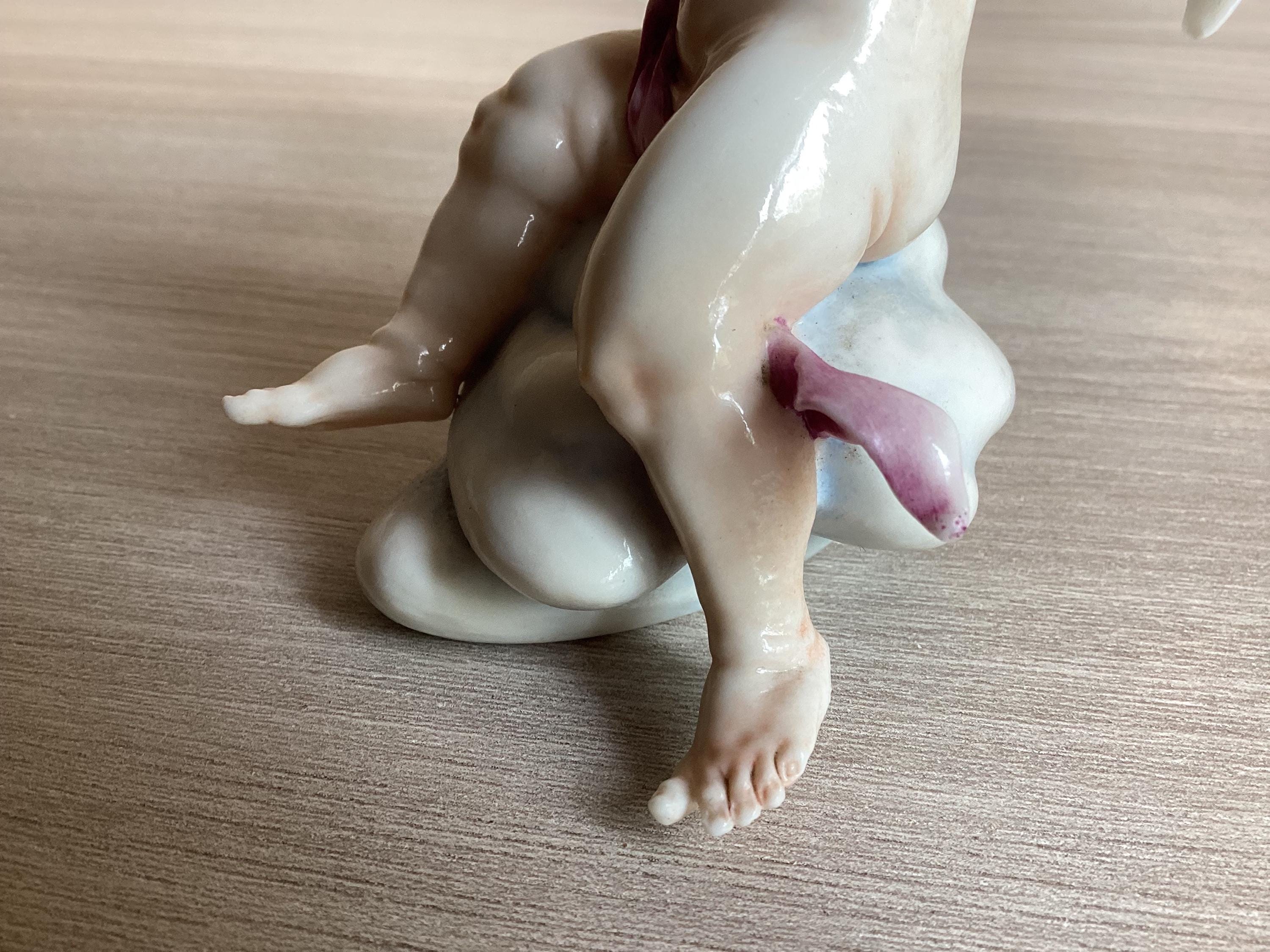 Vintage Capodimonte Cherub – Hand-Painted Porcelain (Late 19th–Early 20th Century) — photo 8 of 10