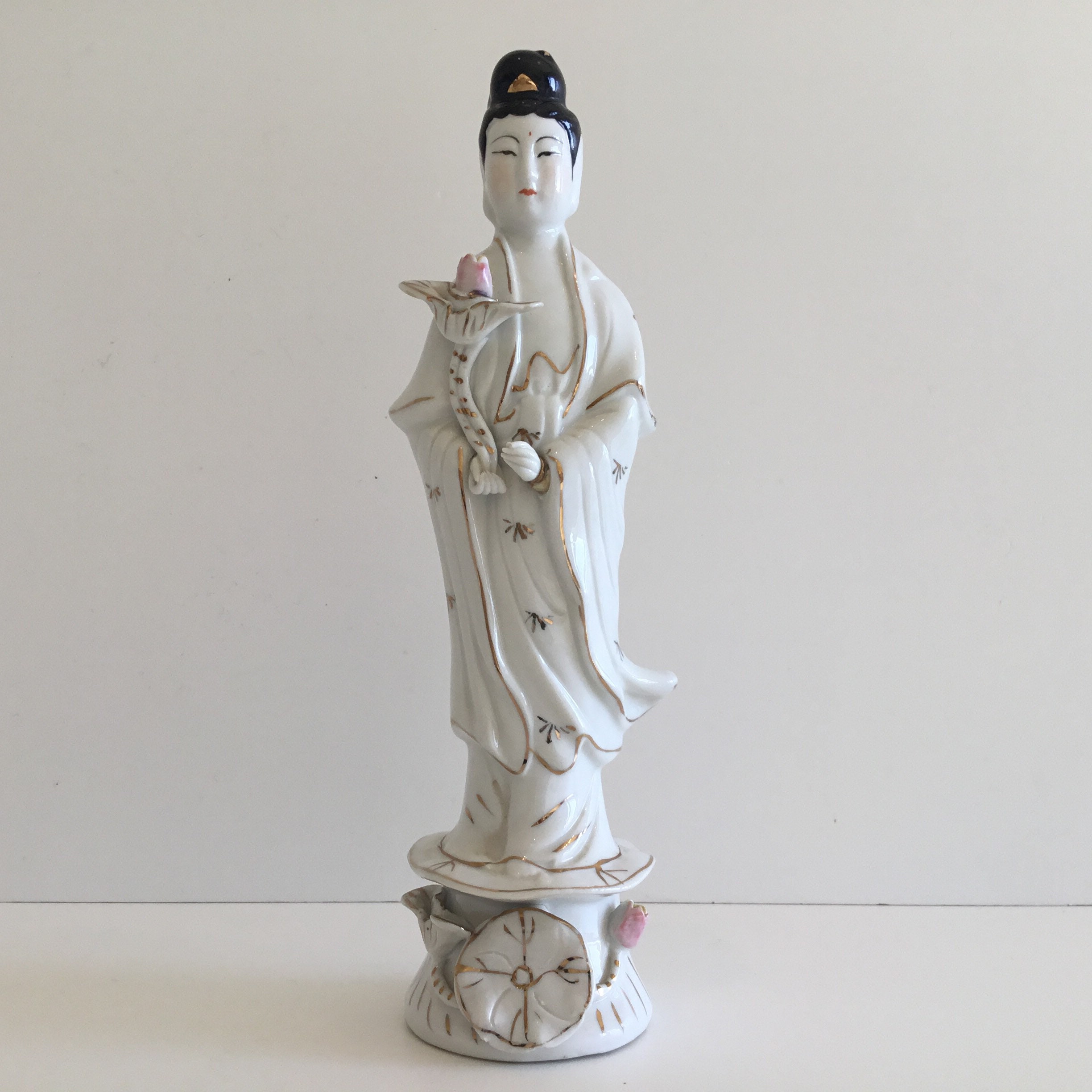 Vintage Porcelain Figurine | 1950s Chinese Guan Yin Goddess, Hand Painted Gold Decoration — photo 3 of 9