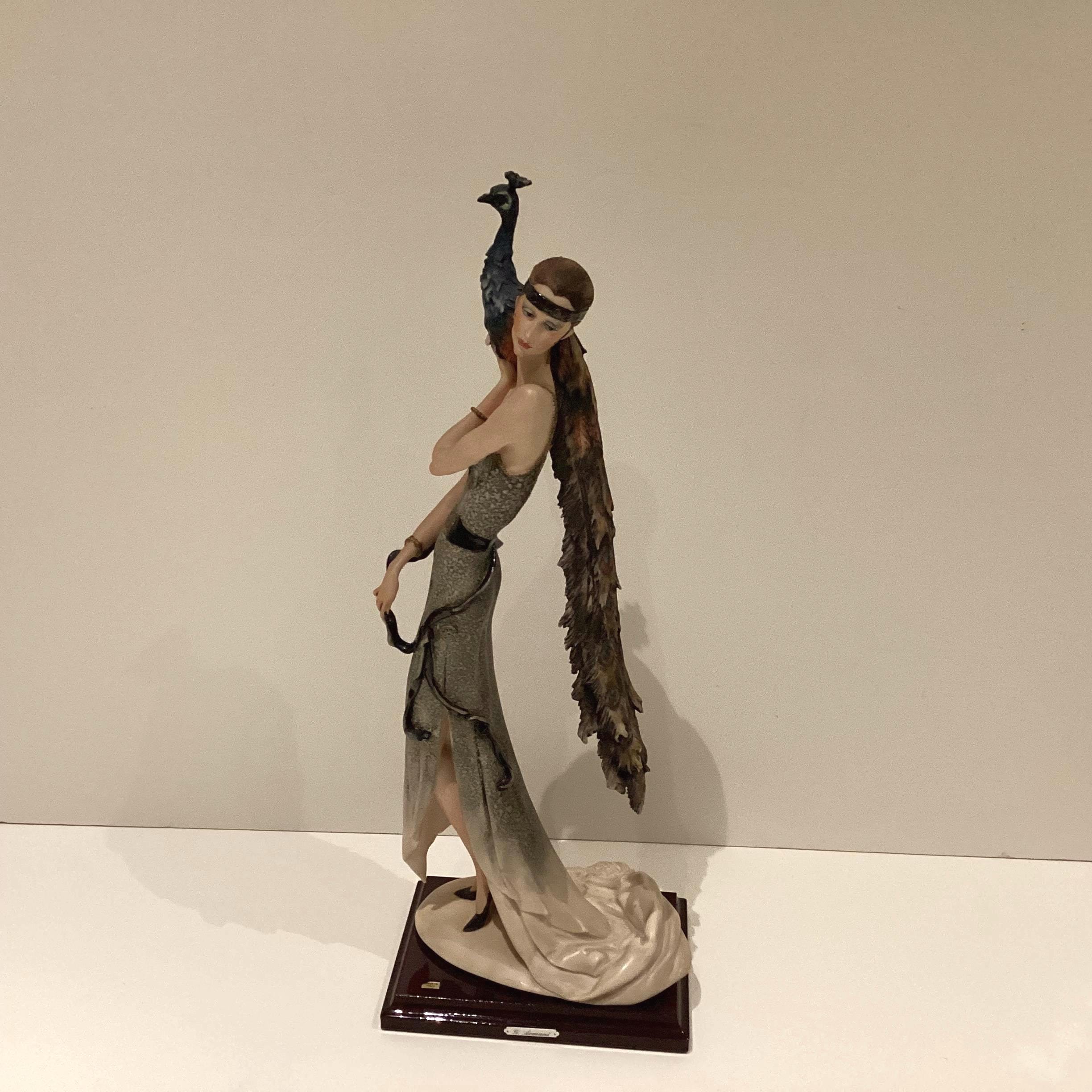 Vintage Figurine | Giuseppe Armani “Lady with Peacock” 1987 Limited Edition 0385C, First Series — photo 2 of 11