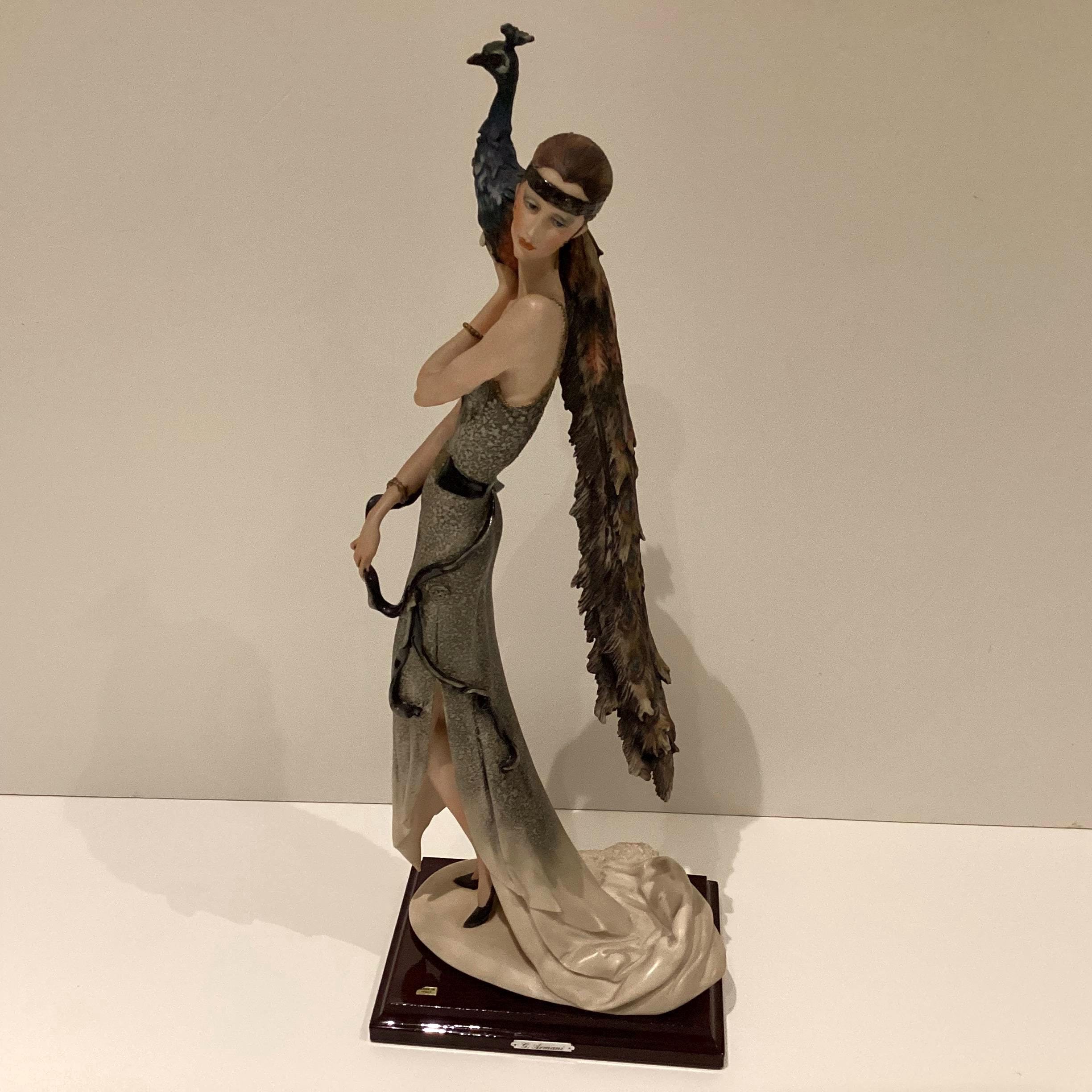 Vintage Figurine | Giuseppe Armani “Lady with Peacock” 1987 Limited Edition 0385C, First Series — photo 3 of 11