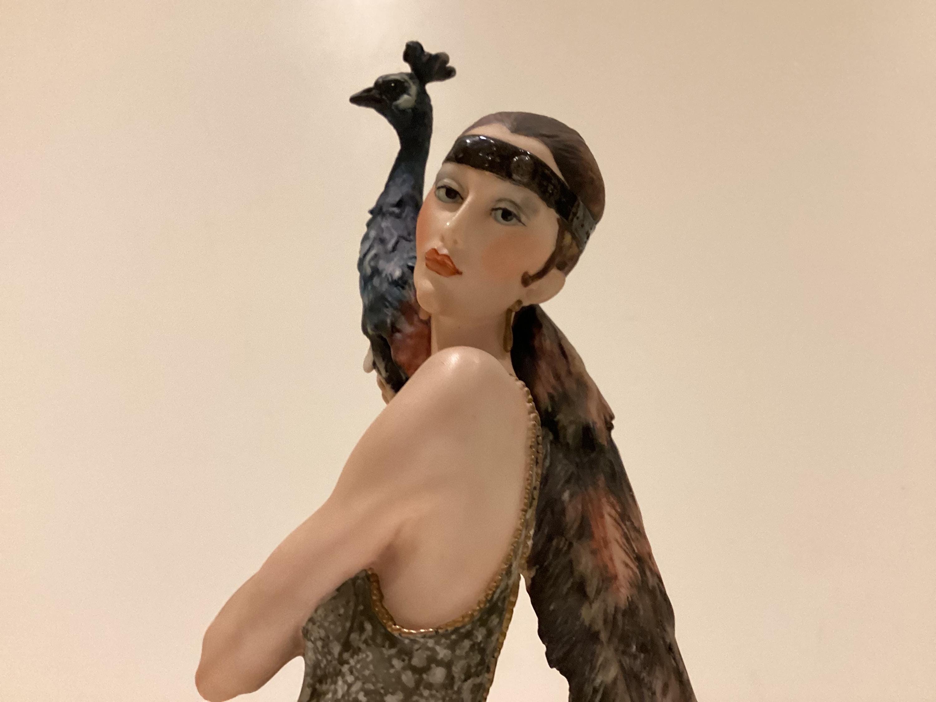 Vintage Figurine | Giuseppe Armani “Lady with Peacock” 1987 Limited Edition 0385C, First Series — photo 4 of 11