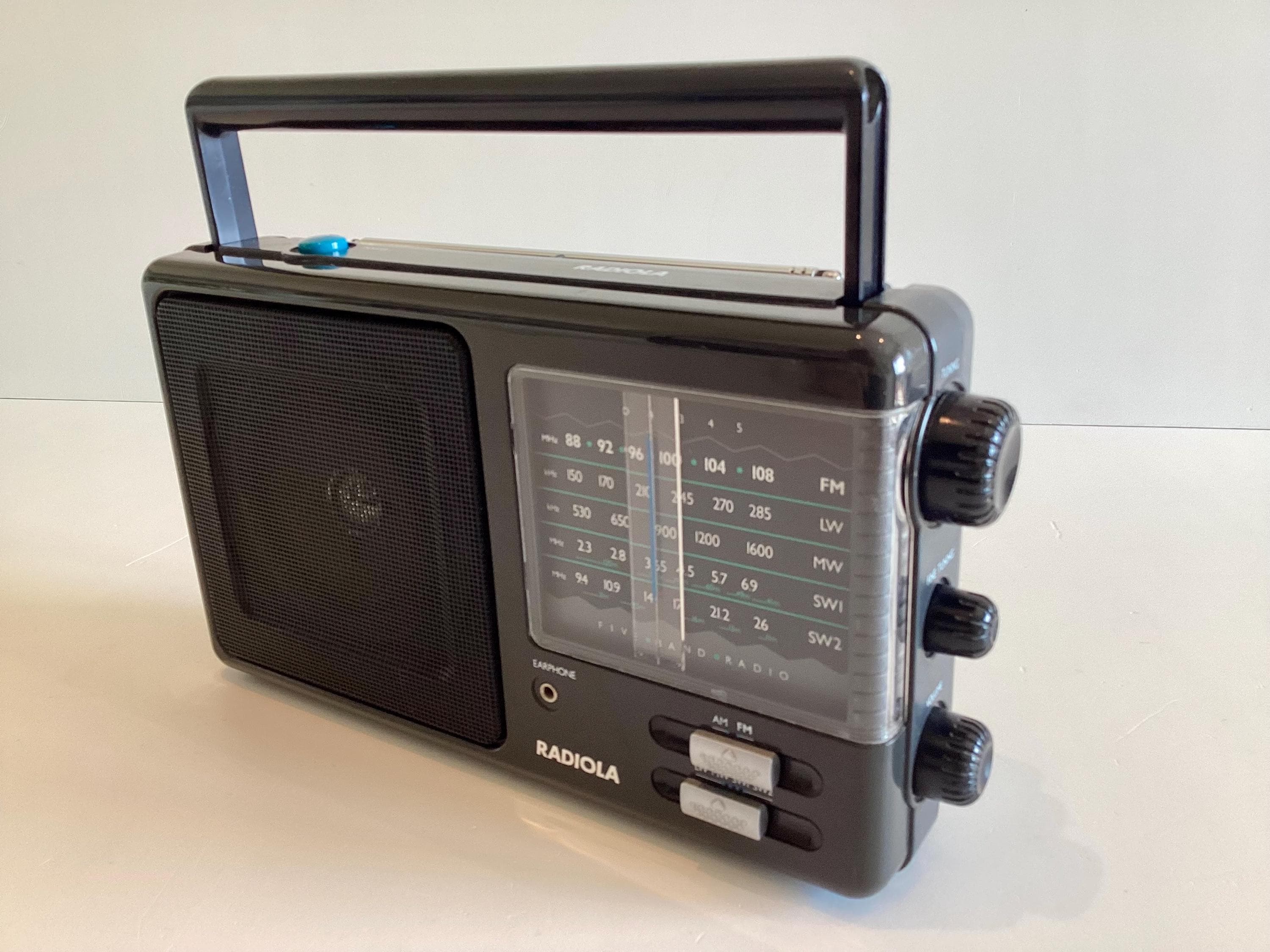 Vintage Radio Radiola D4345/18 (1980s), French Society, Portable Working, Collectible — photo 3 of 8