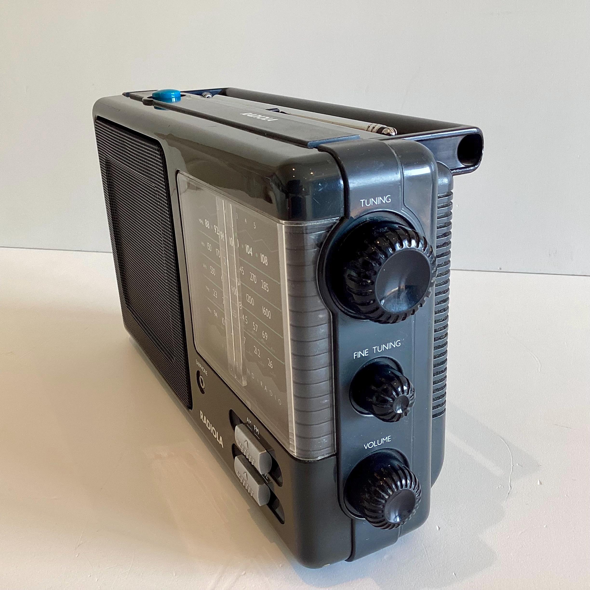 Vintage Radio Radiola D4345/18 (1980s), French Society, Portable Working, Collectible — photo 4 of 8