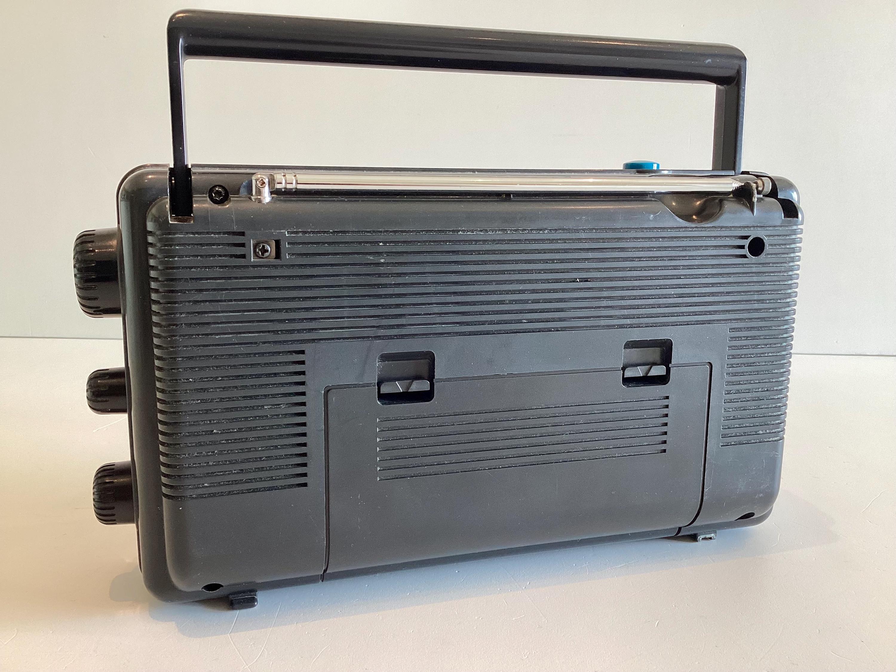 Vintage Radio Radiola D4345/18 (1980s), French Society, Portable Working, Collectible — photo 7 of 8