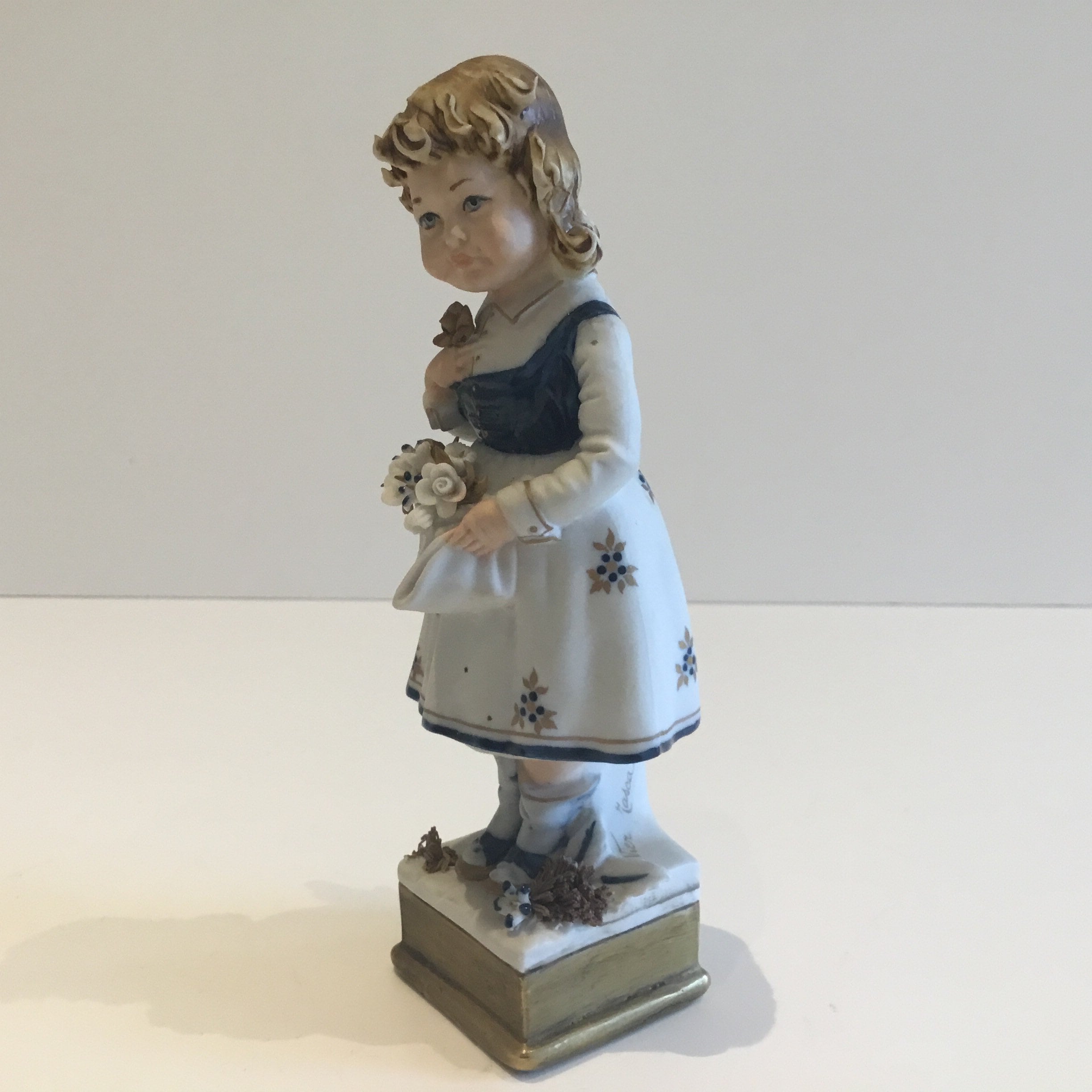 Capodimonte Porcelain | Vintage 1960s Italian Figurine, Vier Tasca Design — photo 4 of 9