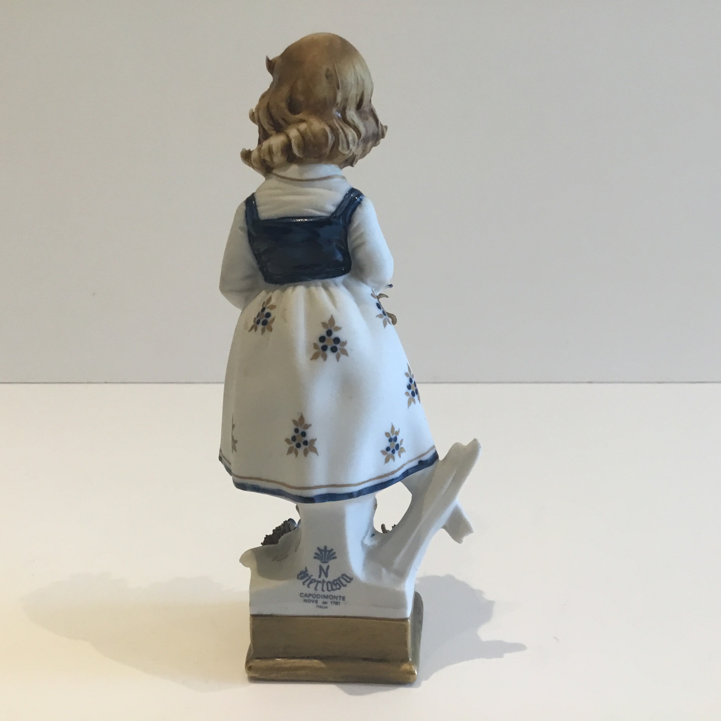 Capodimonte Porcelain | Vintage 1960s Italian Figurine, Vier Tasca Design — photo 5 of 9