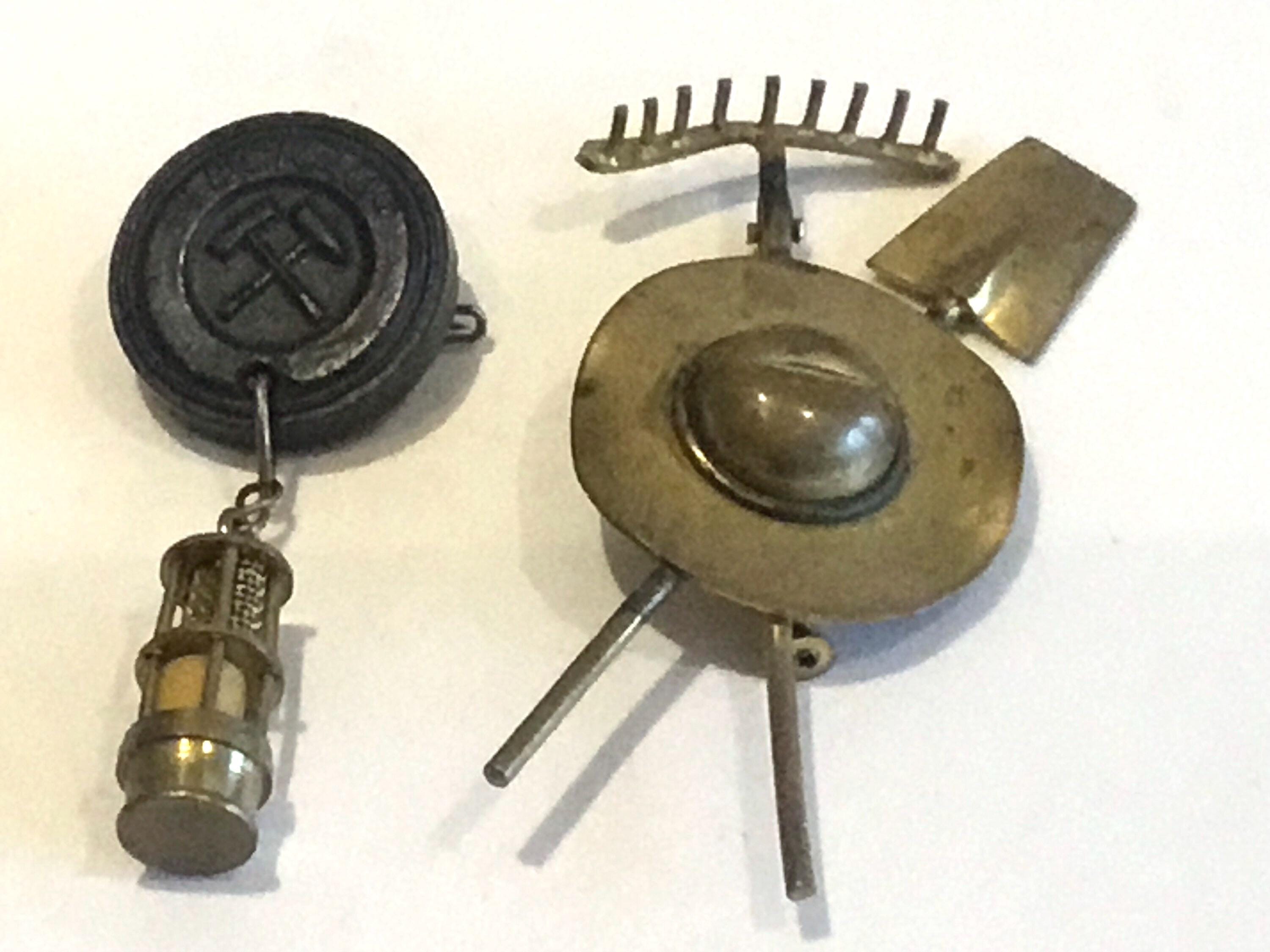 Vintage Brooches | 1940s German & Ukrainian Pins, Brass Bakelite Collectible — photo 3 of 4