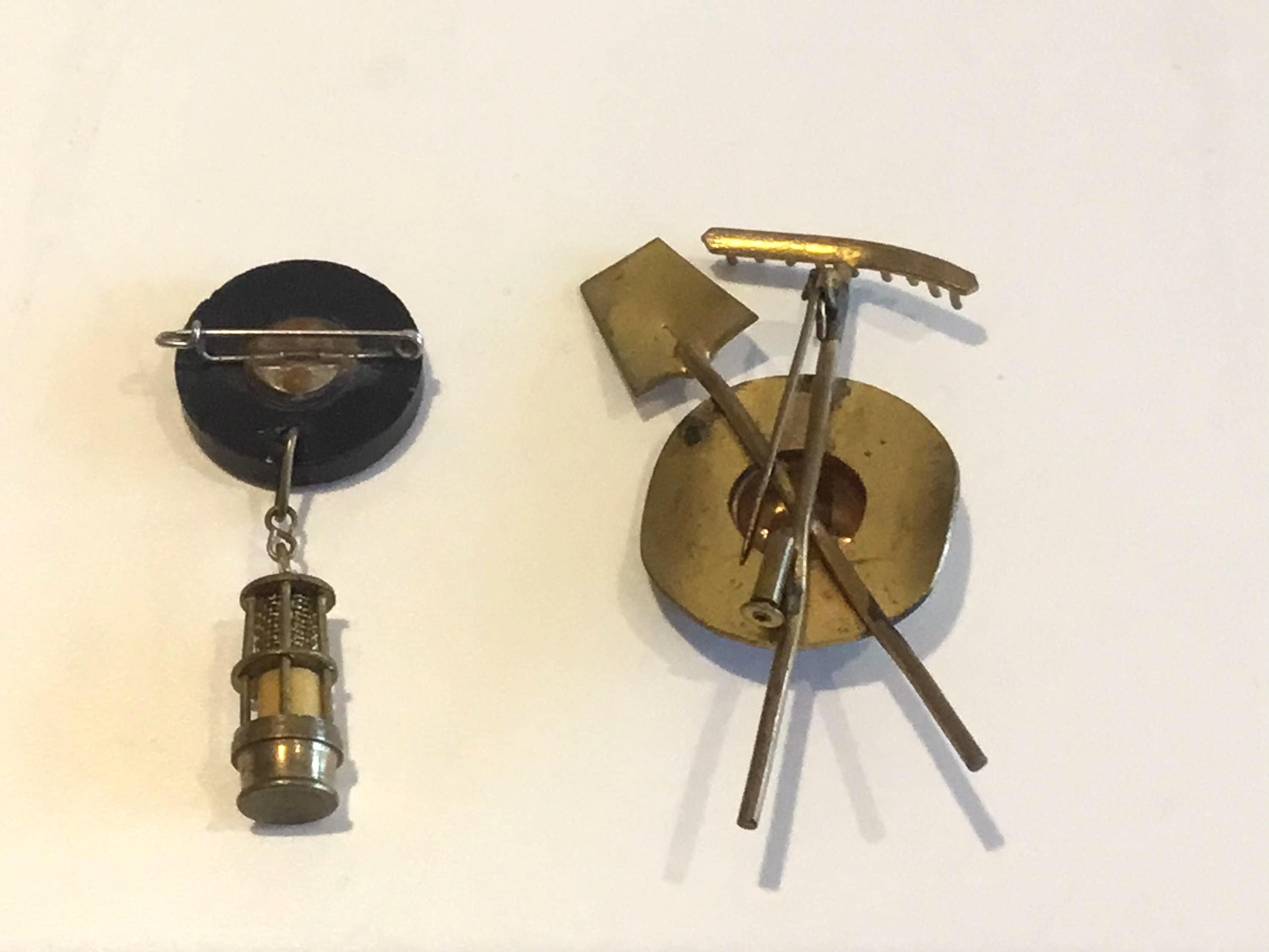 Vintage Brooches | 1940s German & Ukrainian Pins, Brass Bakelite Collectible — photo 4 of 4