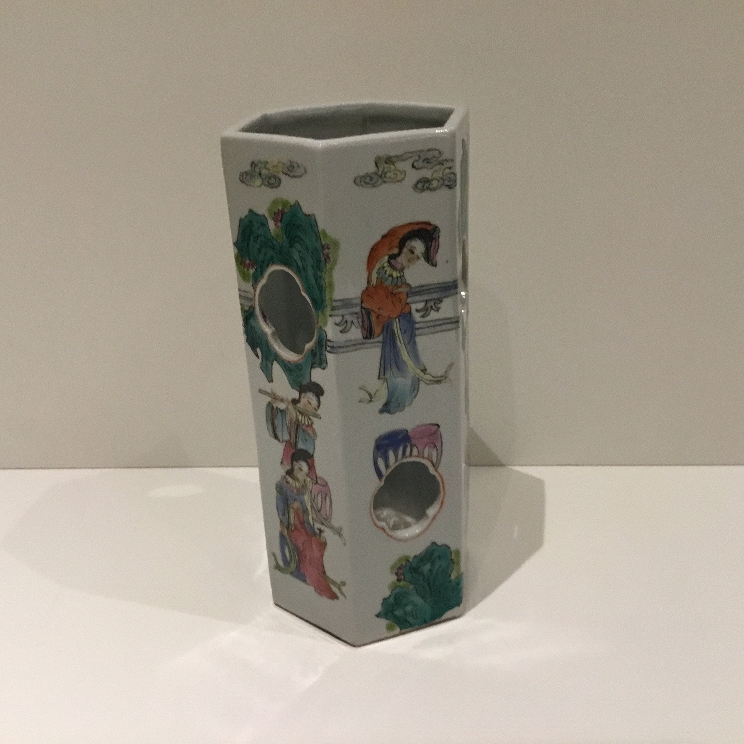 Chinese Porcelain | Hexagonal Hat Stand Qing Dynasty Hand-Painted (Late 1800s) — photo 2 of 7