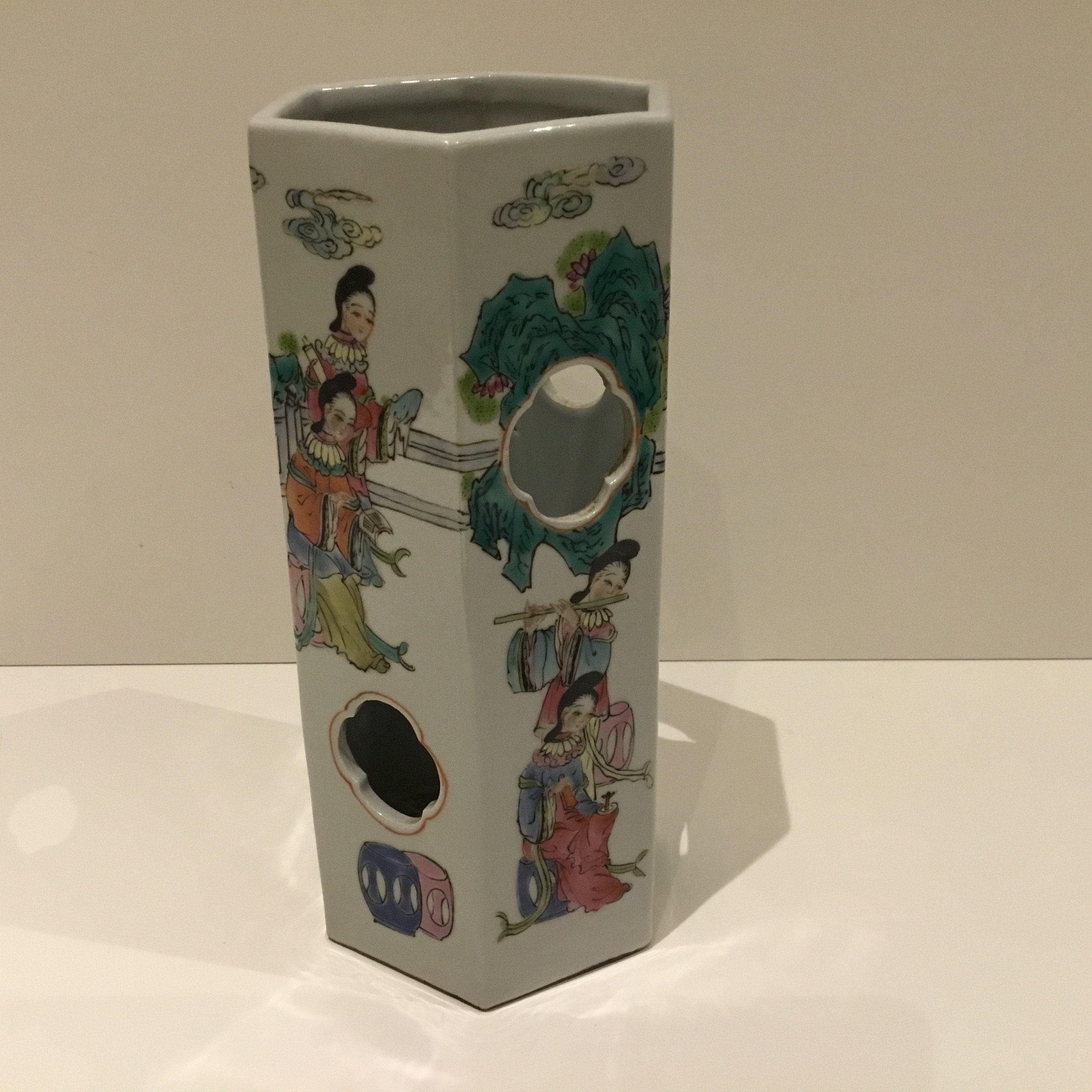 Chinese Porcelain | Hexagonal Hat Stand Qing Dynasty Hand-Painted (Late 1800s) — photo 3 of 7