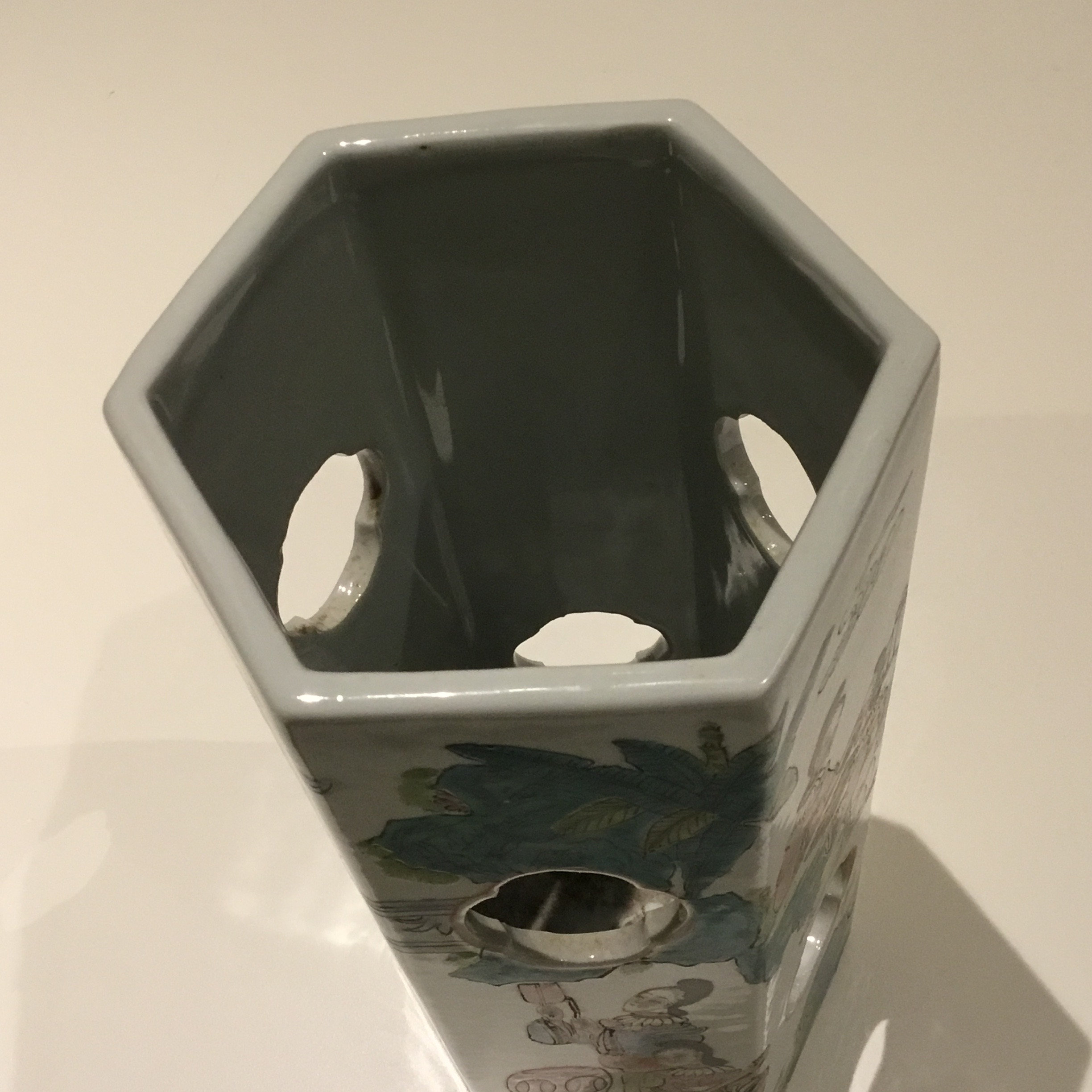 Chinese Porcelain | Hexagonal Hat Stand Qing Dynasty Hand-Painted (Late 1800s) — photo 6 of 7