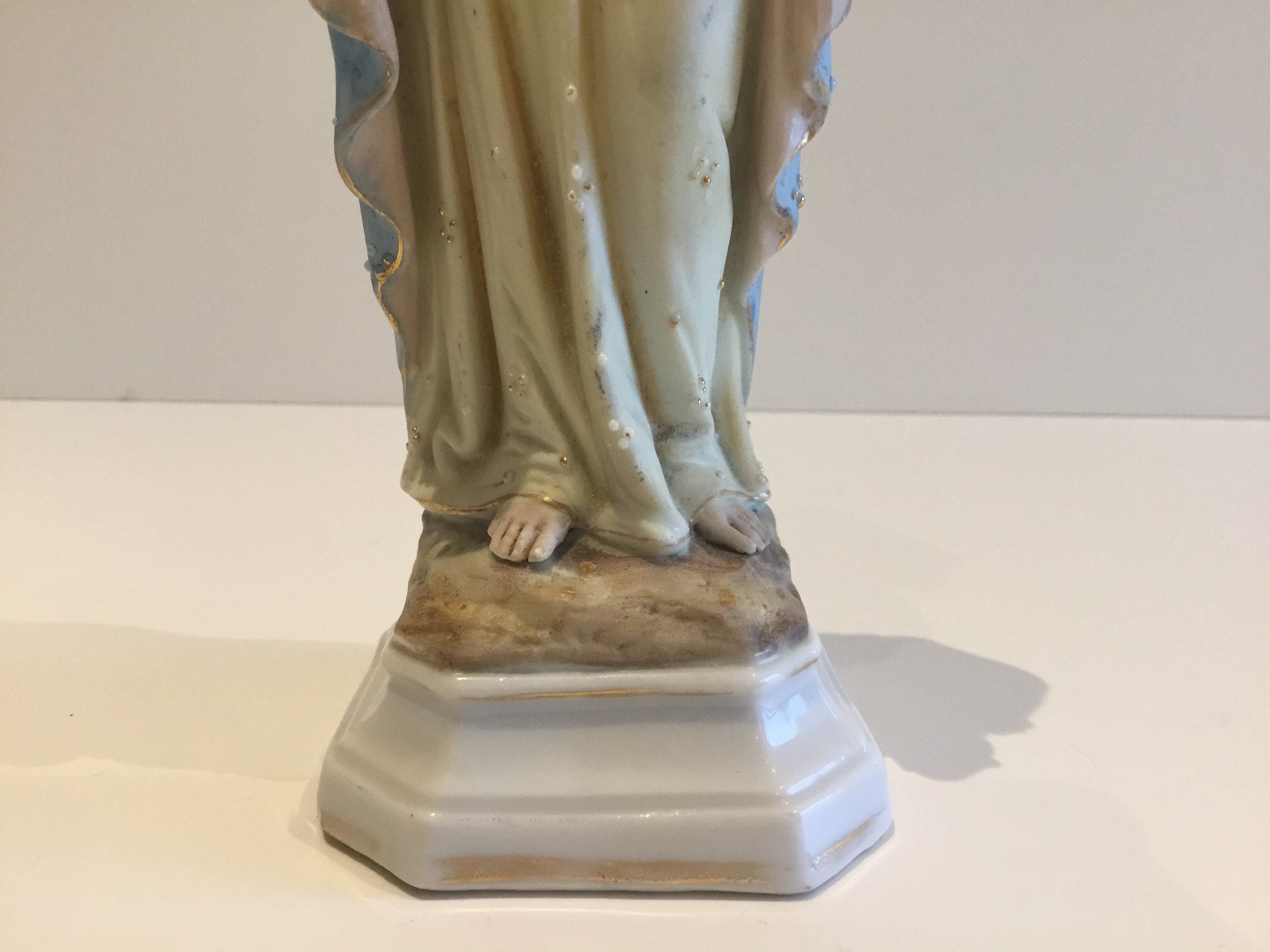 Vintage Statue 1930s|  Sacred Heart Porcelain Figurine, Religious Art Made In France — photo 8 of 9