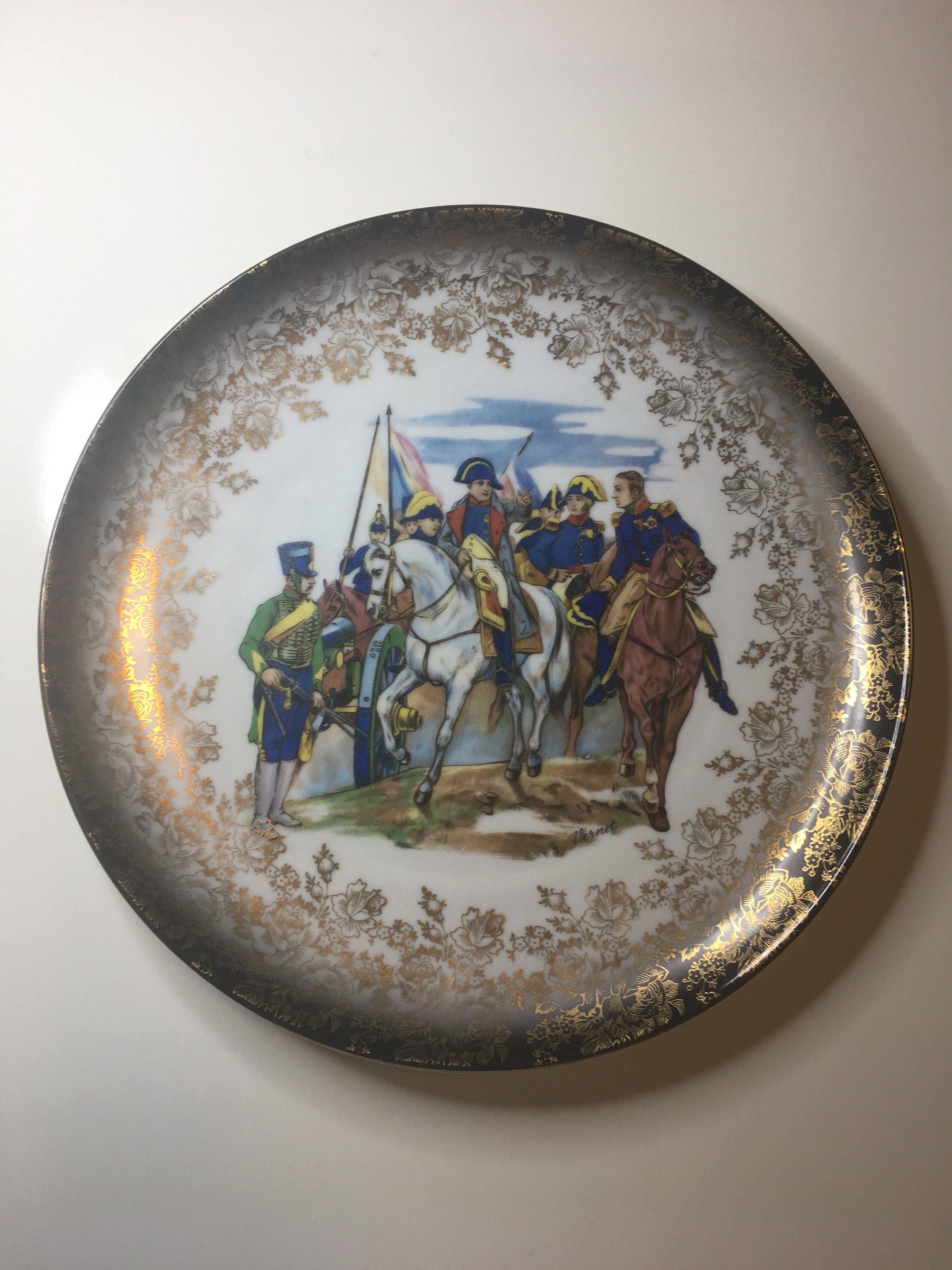Vintage Plate | 1940s Geman Schumann Arzberg Cabinet Plate 71, Gold Border — photo 7 of 8