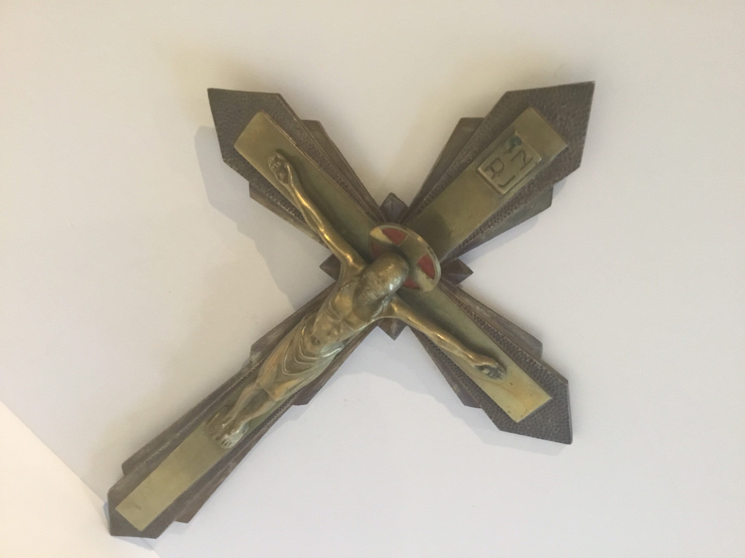 Vintage French Crucifix – Large Art Deco (1930s) Brass & Gilded Bronze — photo 10 of 11
