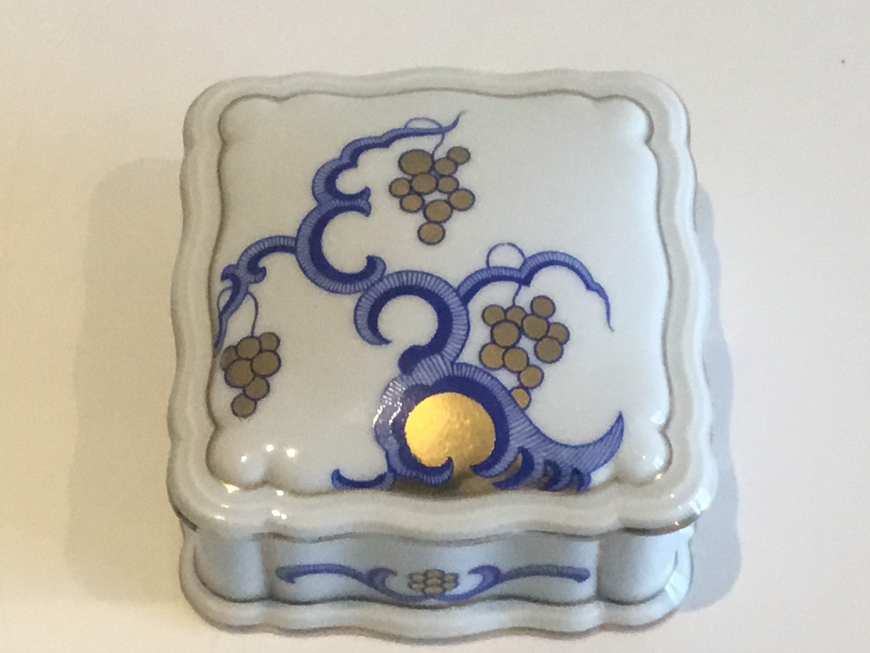 Art Deco Porcelain Box – Rosenthal Bavaria 1930s Hand-Painted — photo 3 of 8