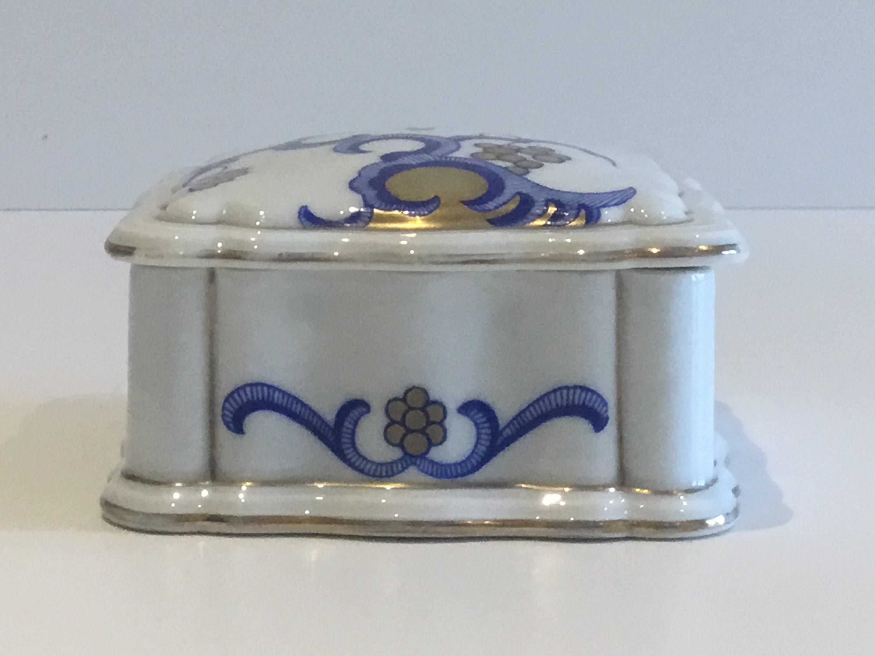 Art Deco Porcelain Box – Rosenthal Bavaria 1930s Hand-Painted — photo 4 of 8