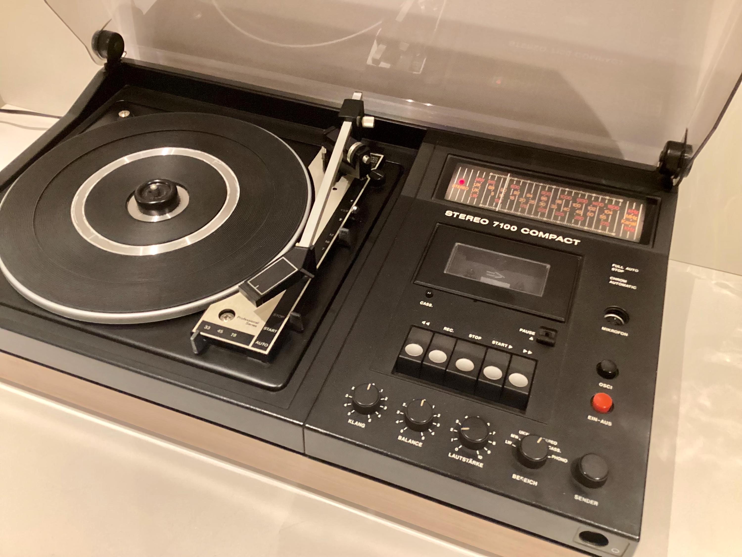 Vintage Stereo ITT Schaul Lorenz 7100 (1970s) Germany, Radio Turntable Cassette, Working — photo 5 of 11