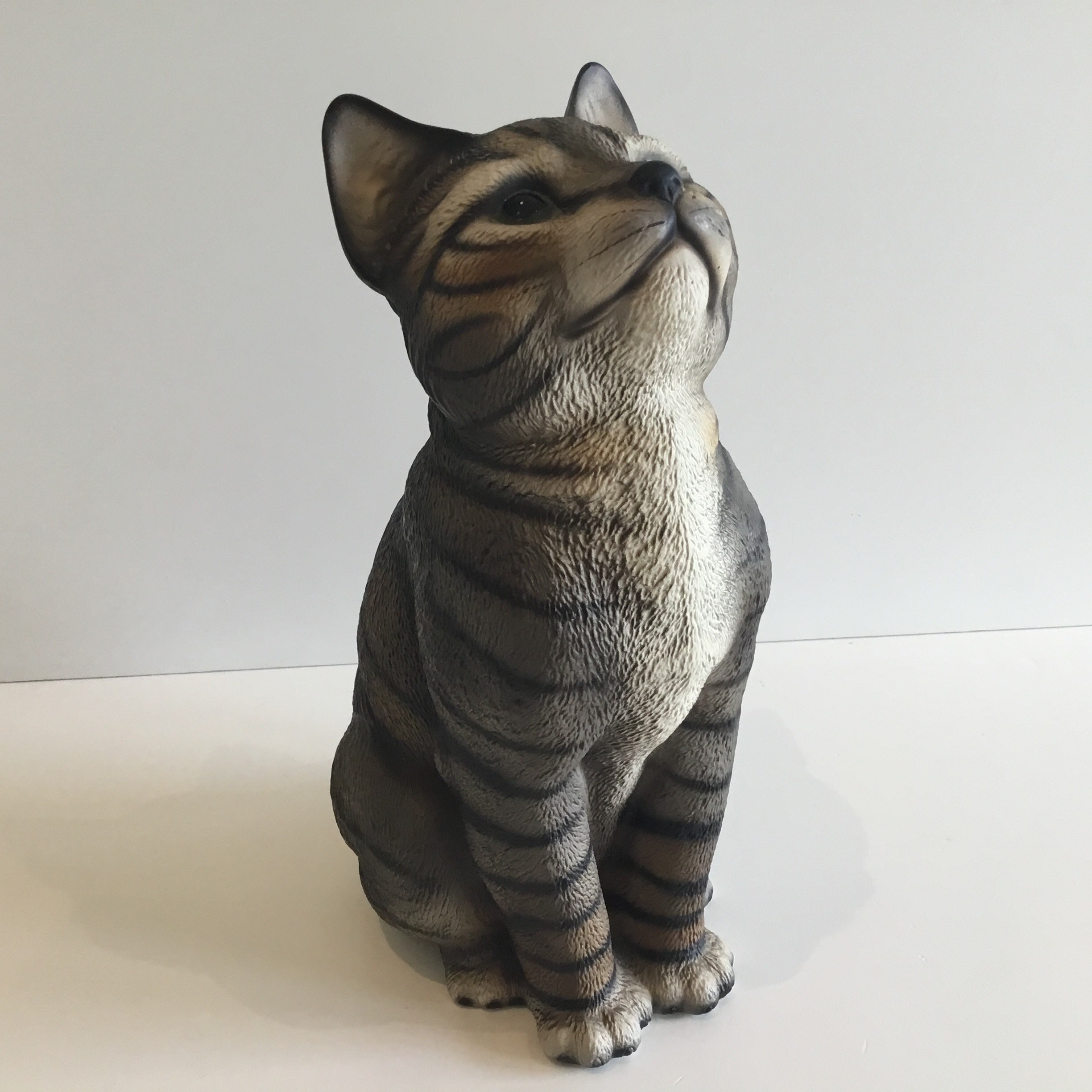 Vintage Figurine | Tabby Cat 1970s Harvey Knox, Rare Numbered H323B81 Japan — photo 5 of 8