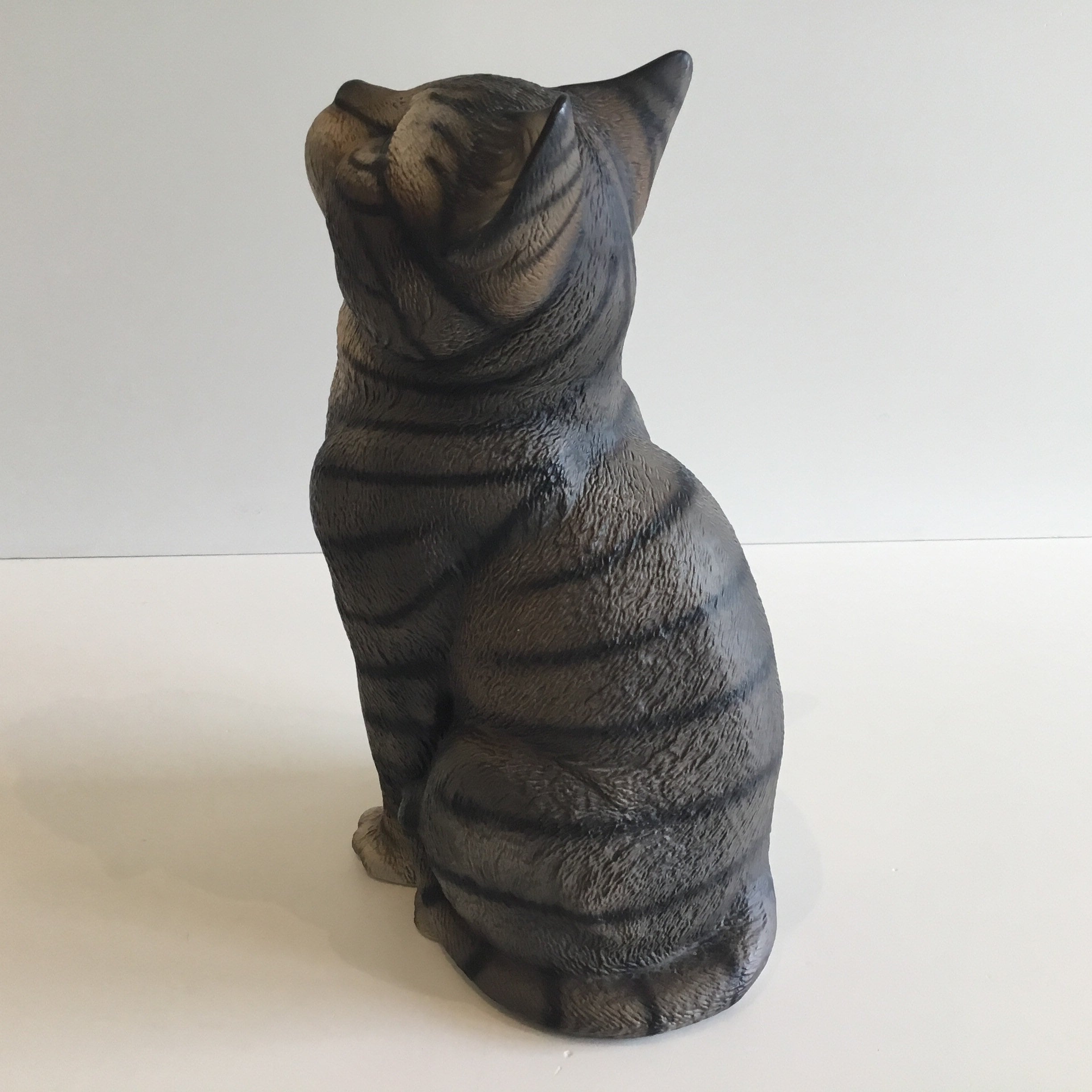 Vintage Figurine | Tabby Cat 1970s Harvey Knox, Rare Numbered H323B81 Japan — photo 6 of 8