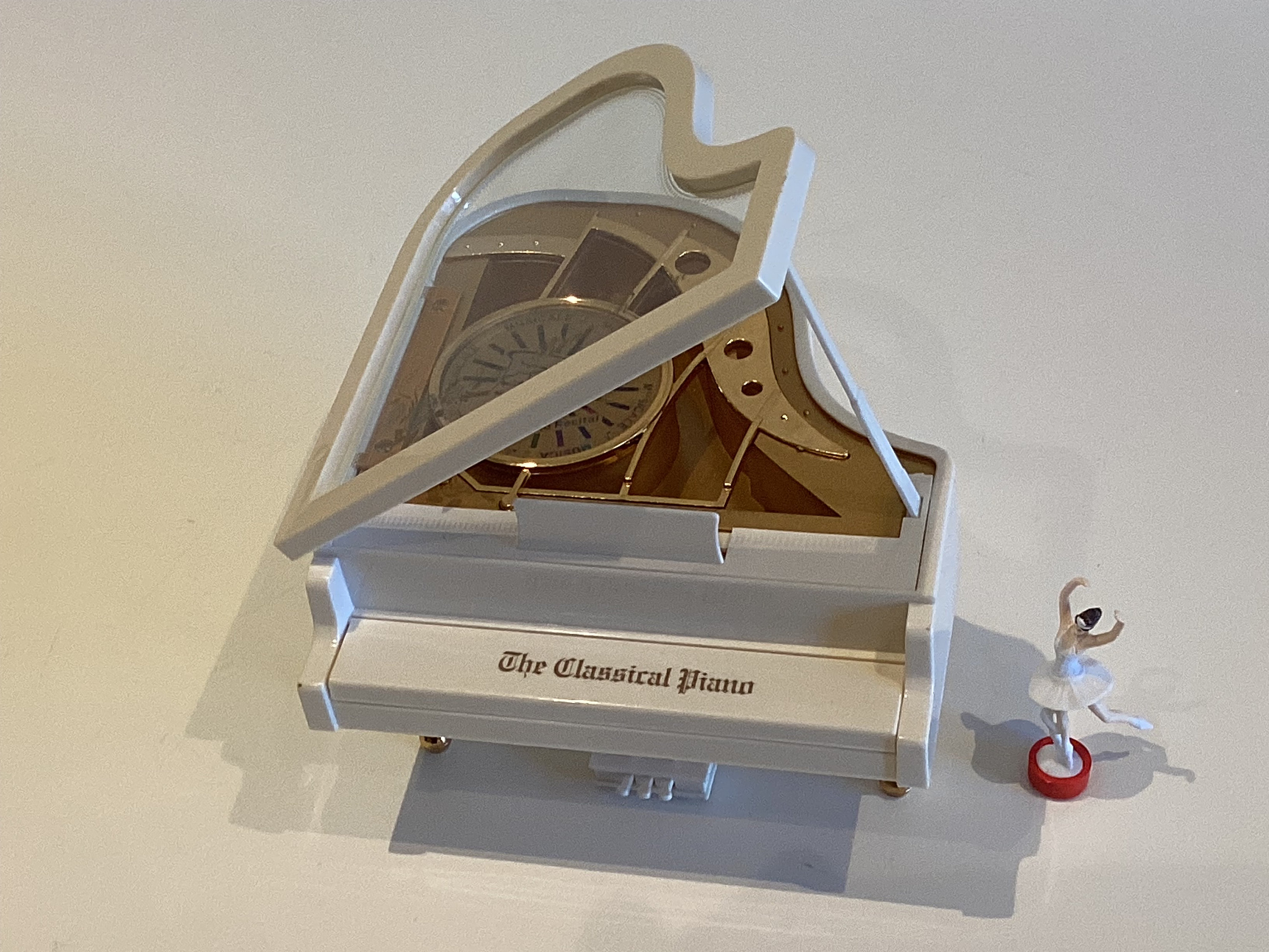Vintage Music Box | Sankio Mechanical Ballerina Piano, White & Gold Jewelry Box — photo 4 of 7