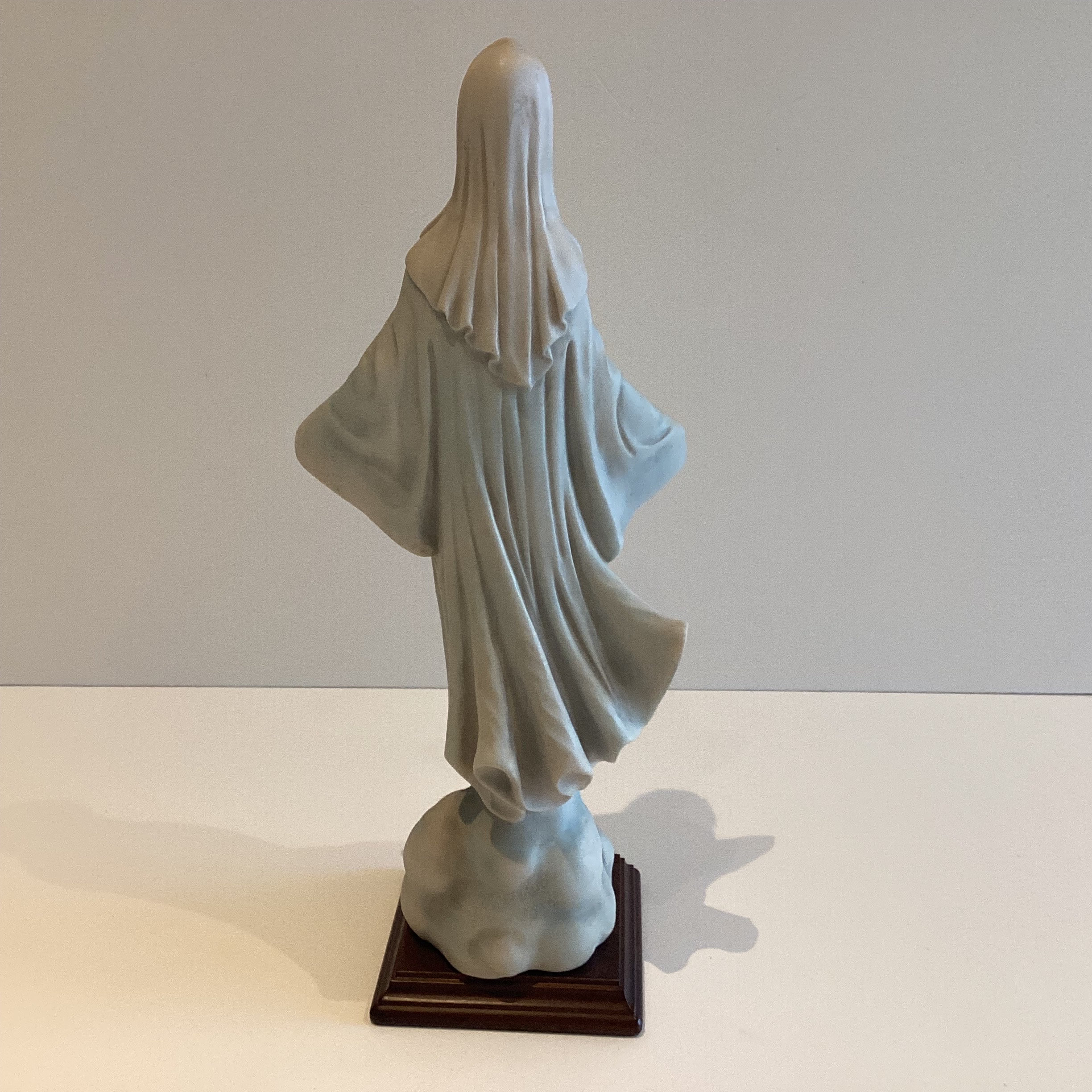 Vintage Sculpture – 1987 Large Figurine Italian Religious Art, Collecible Statue — photo 6 of 7