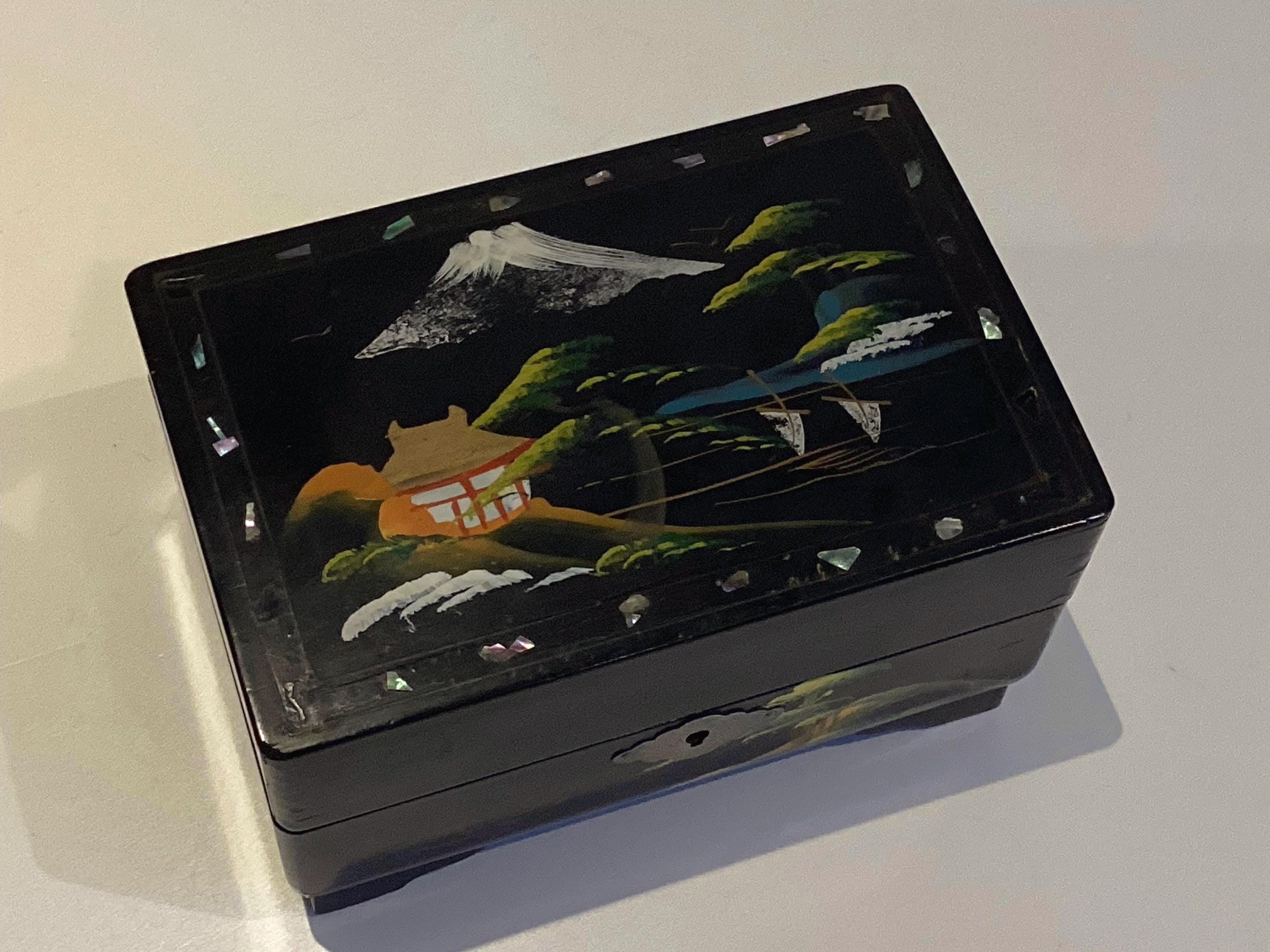 Vintage Music Box | 1960s Japanese Jewelry Box with Spinning Turtle — photo 5 of 7