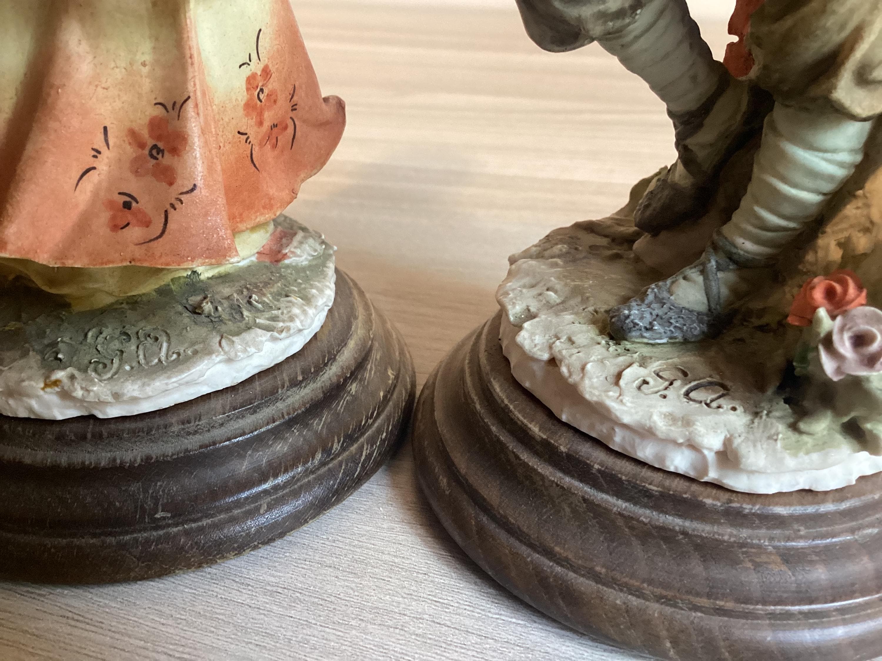 Porcelain Figurine (1970s) Pair Of Capodimonte Statuettes, Giuseppe Armani Florence Made In Italy — photo 7 of 8