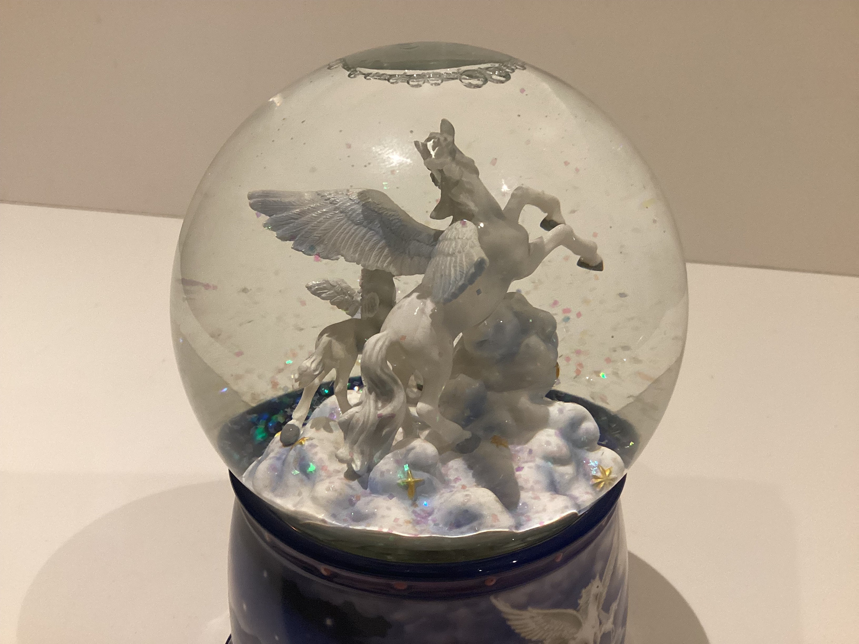 Vintage Musical Sphere | Rotating Pegasus Glass Globe, "Magic Flute" Melody Working — photo 7 of 10
