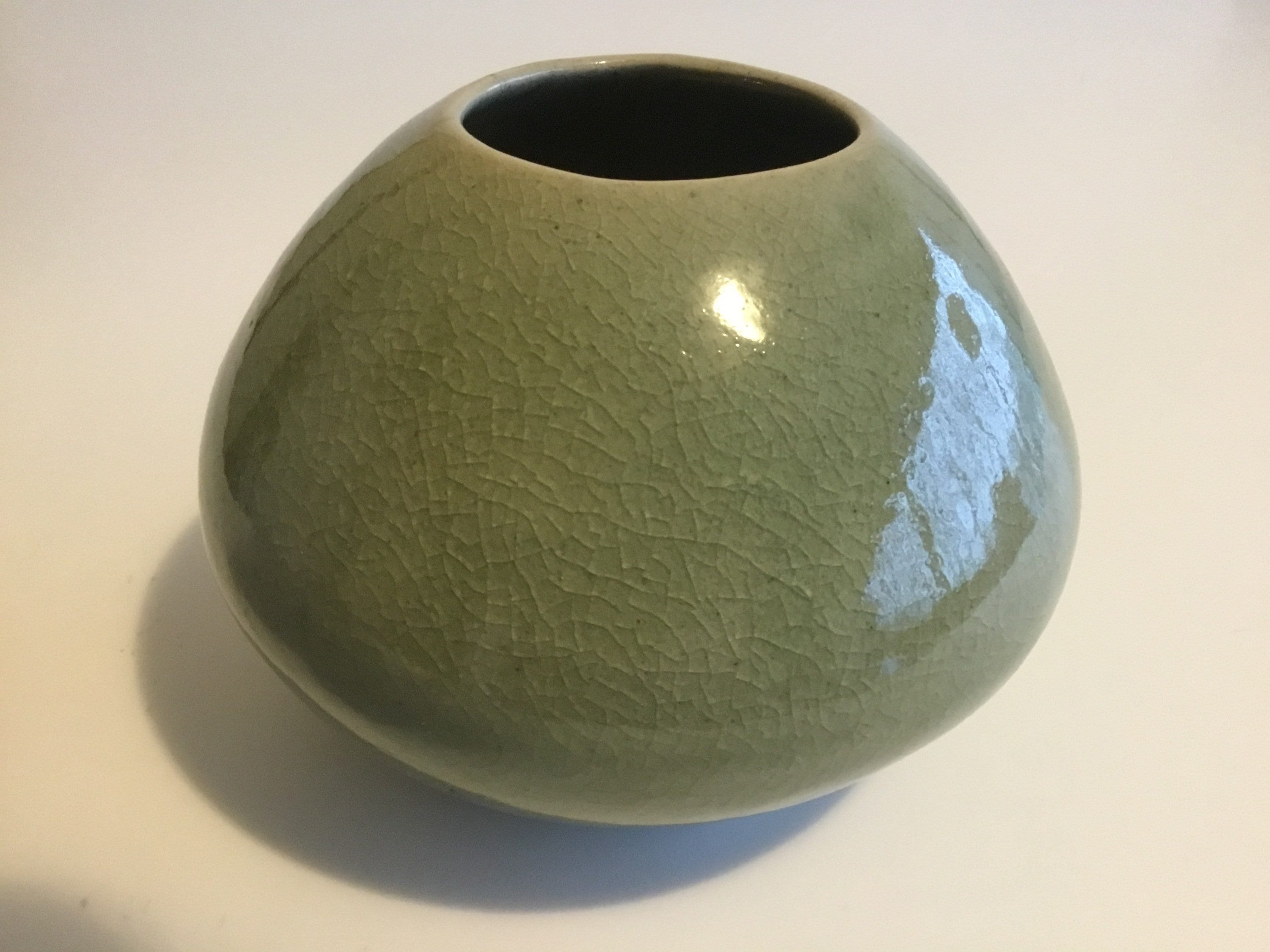 Celadon Vase Mengrai Thai Crackle Glaze Green Ceramic Chiang Mai Vintage — photo 2 of 6