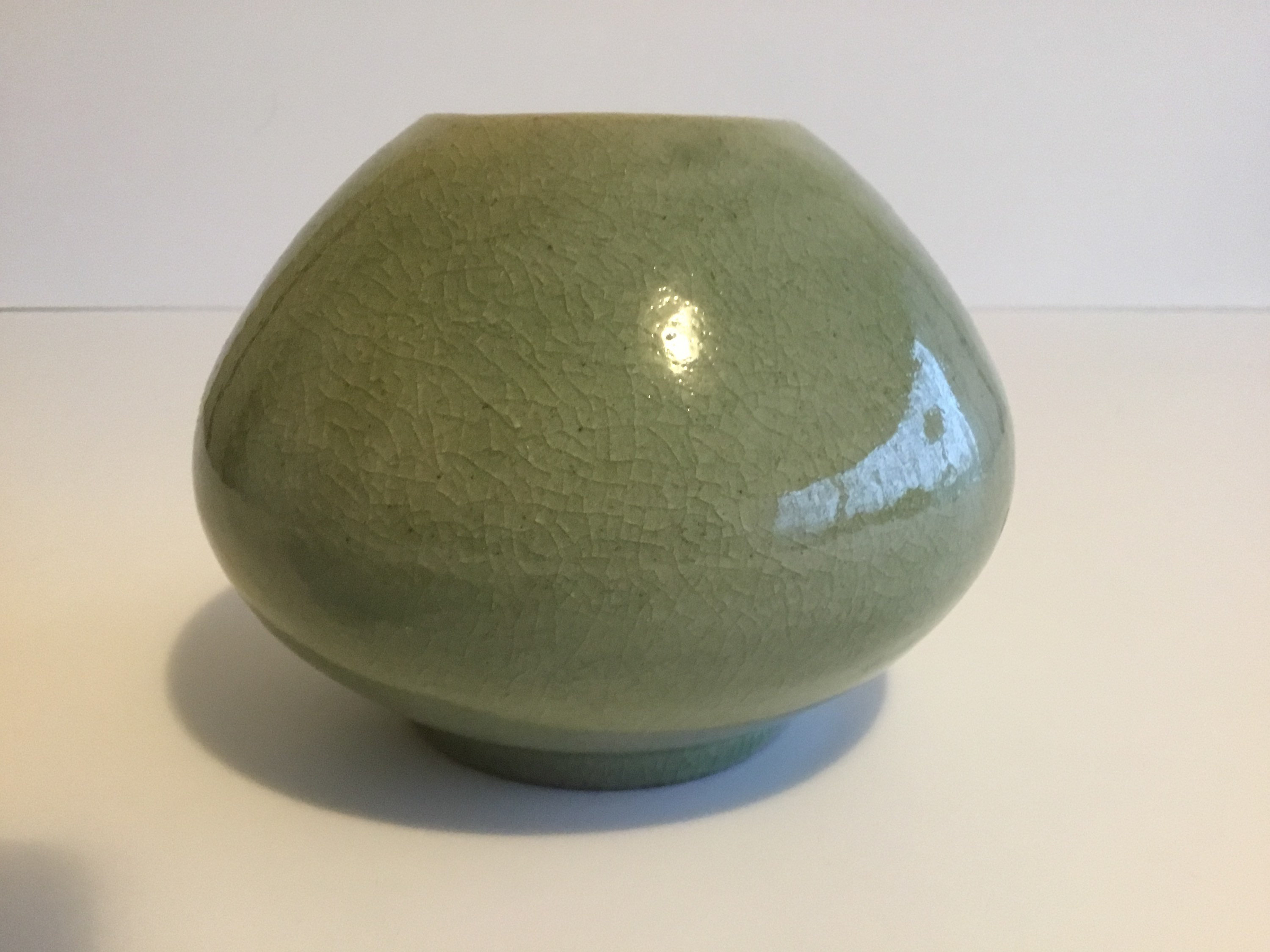 Celadon Vase Mengrai Thai Crackle Glaze Green Ceramic Chiang Mai Vintage — photo 3 of 6