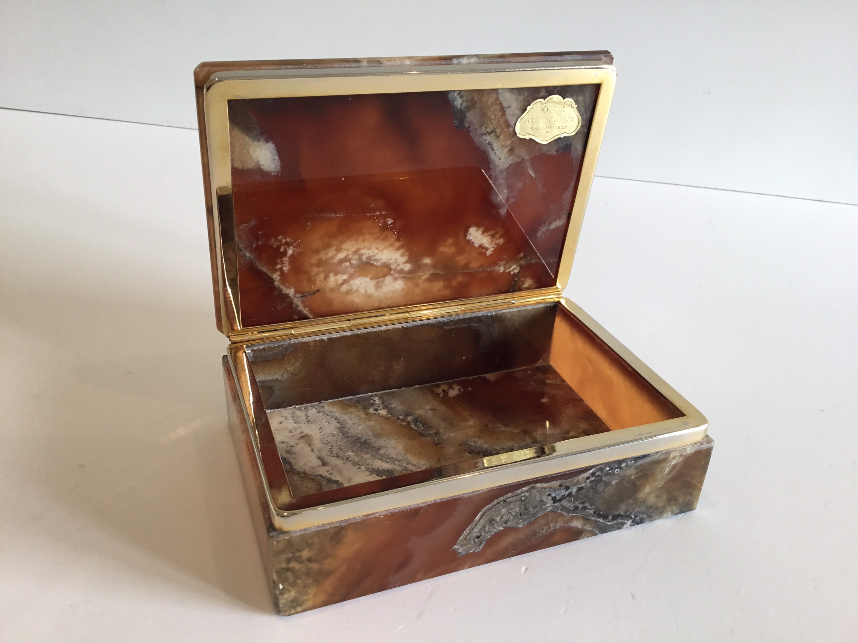 Vintage Onyx Box | 1950s Italian Imperial Tuscan Agate, Gold Plated Cigarette Case — photo 4 of 9