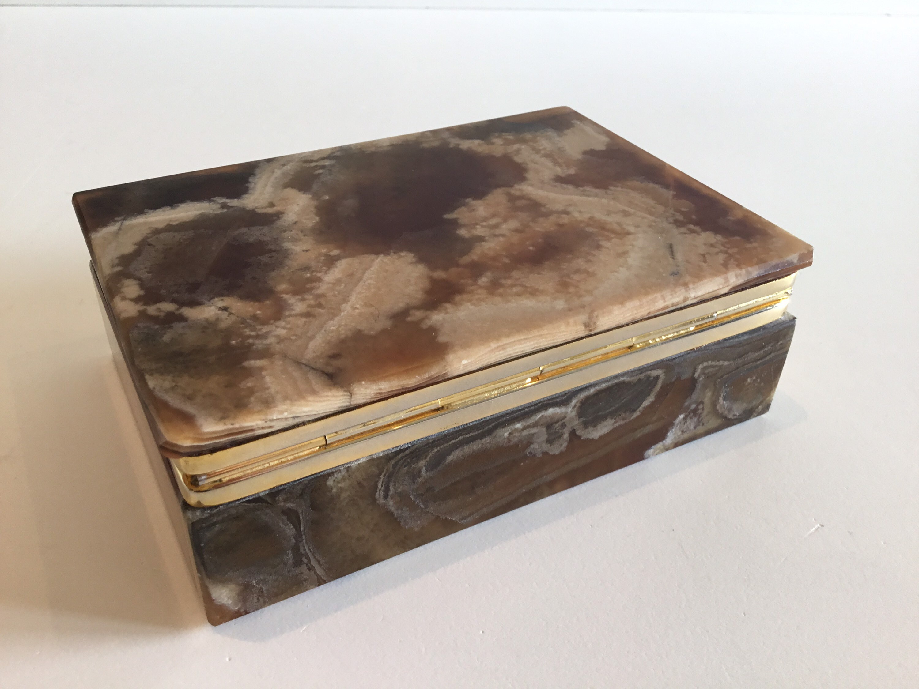Vintage Onyx Box | 1950s Italian Imperial Tuscan Agate, Gold Plated Cigarette Case — photo 8 of 9