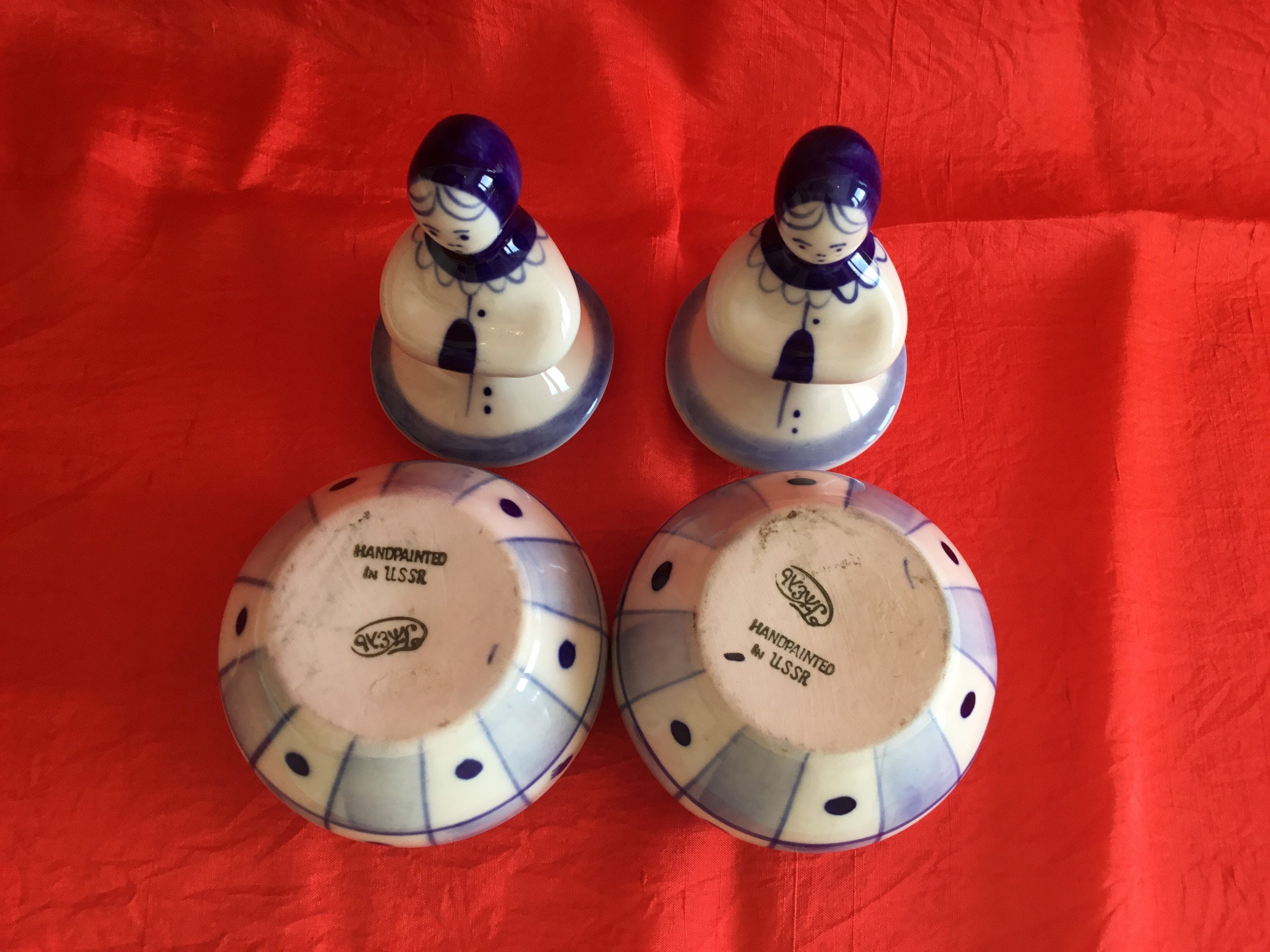Vintage Porcelain | 1980s Ukrainian Hand Painted Gzhel Blue White Salt Pepper Shakers — photo 4 of 4