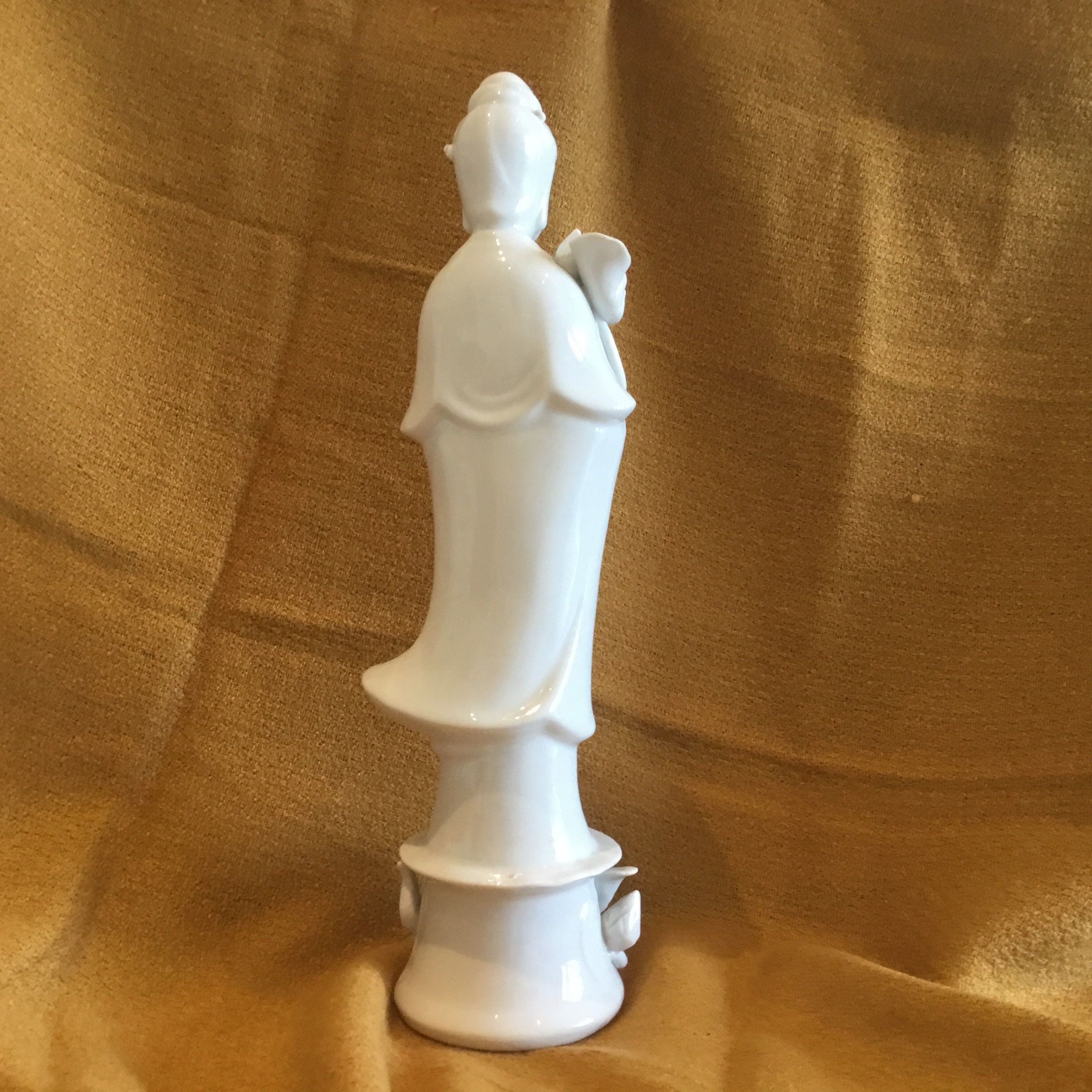 Vintage Porcelain Sculpture | 1950s Chinese Guan Yin Goddess, Large Handmade Figurine — photo 5 of 8