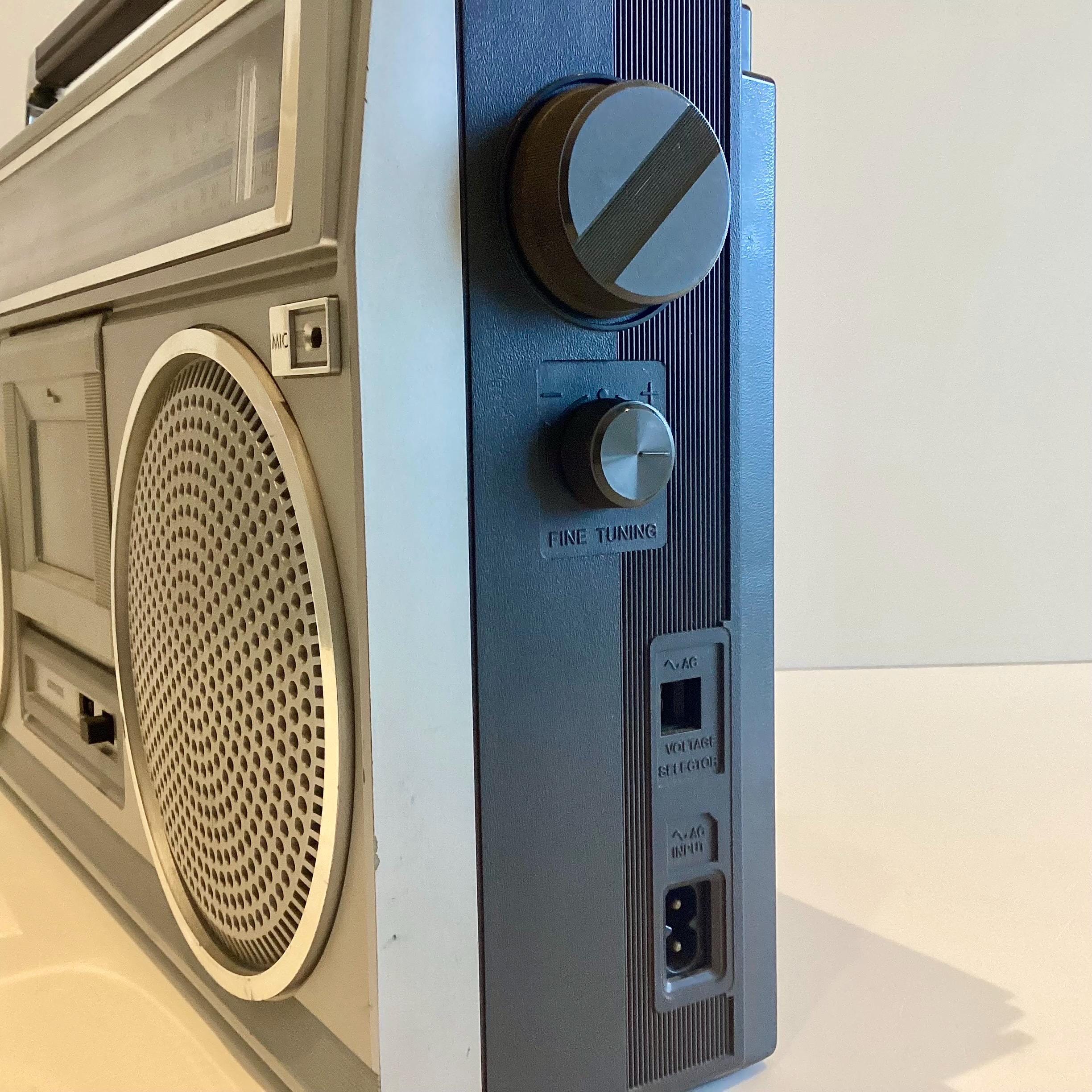 Vintage Boombox | JVC RC- 555 L (Japan 1980s) Stereo Radio Cassette Recorder, Working — photo 8 of 11