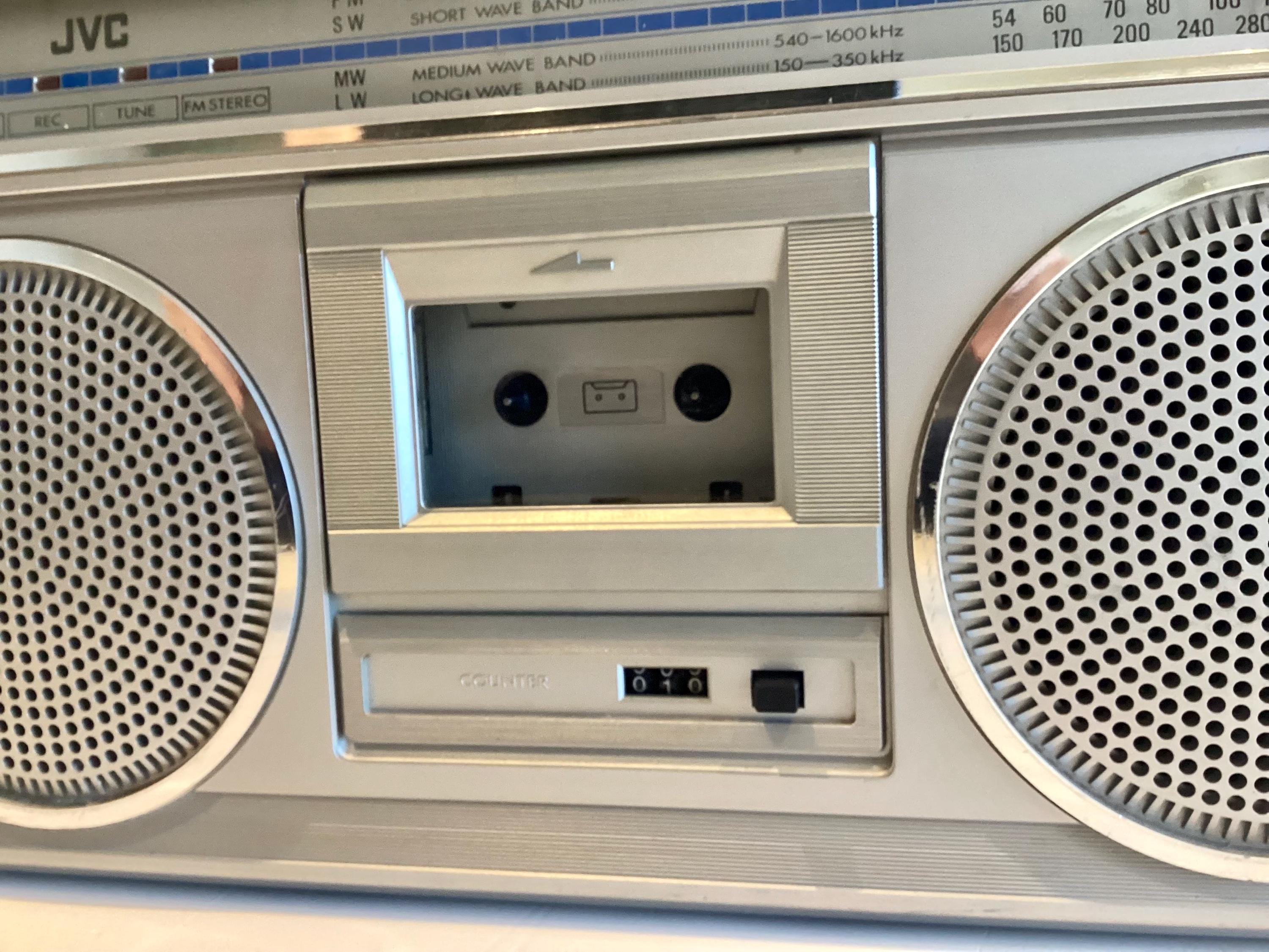 Vintage Boombox | JVC RC- 555 L (Japan 1980s) Stereo Radio Cassette Recorder, Working — photo 10 of 11